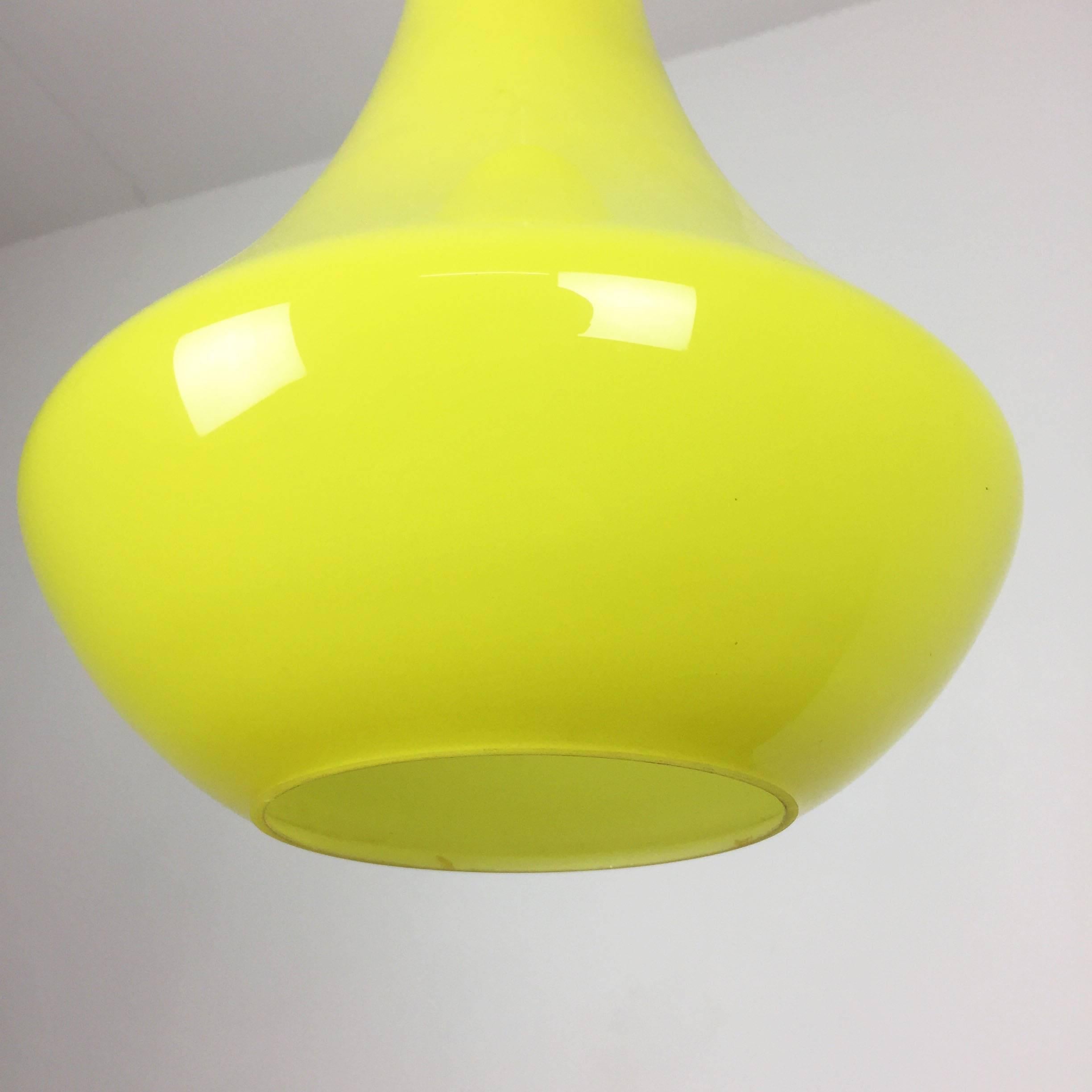 Rare Yellow German Glass Hanging Light Made by Peill & Putzler, Germany, 1970s In Good Condition In Kirchlengern, DE