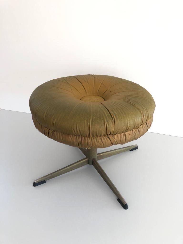 Rare tabouret pivotant en cuir Lux jaune et vert par Isku, années 1960, Finlande

**Produit lourd
*Tableau rotatif


Mesures :

Hauteur : 40 cm
Diamètre : 50 cm

N'hésitez pas à nous contacter si vous avez des questions.