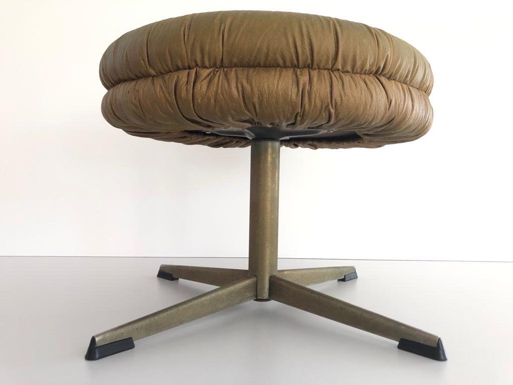 Ère spatiale Rare tabouret pivotant en cuir Lux jaune et vert par Isku, années 1960, Finlande en vente