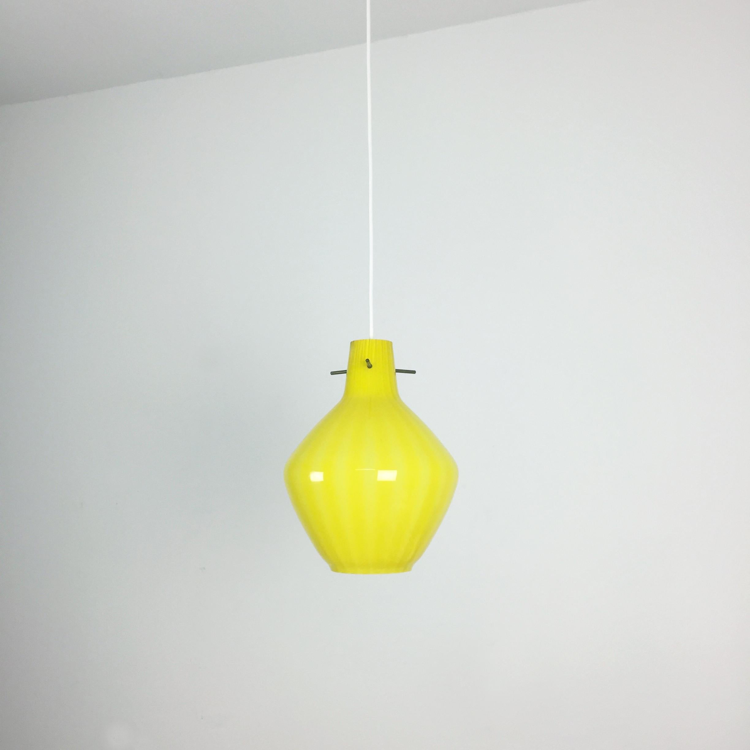 Mid-Century Modern Rare Yellow Murano Glass Hanging Light Stilnovo Style, Italy, 1960s