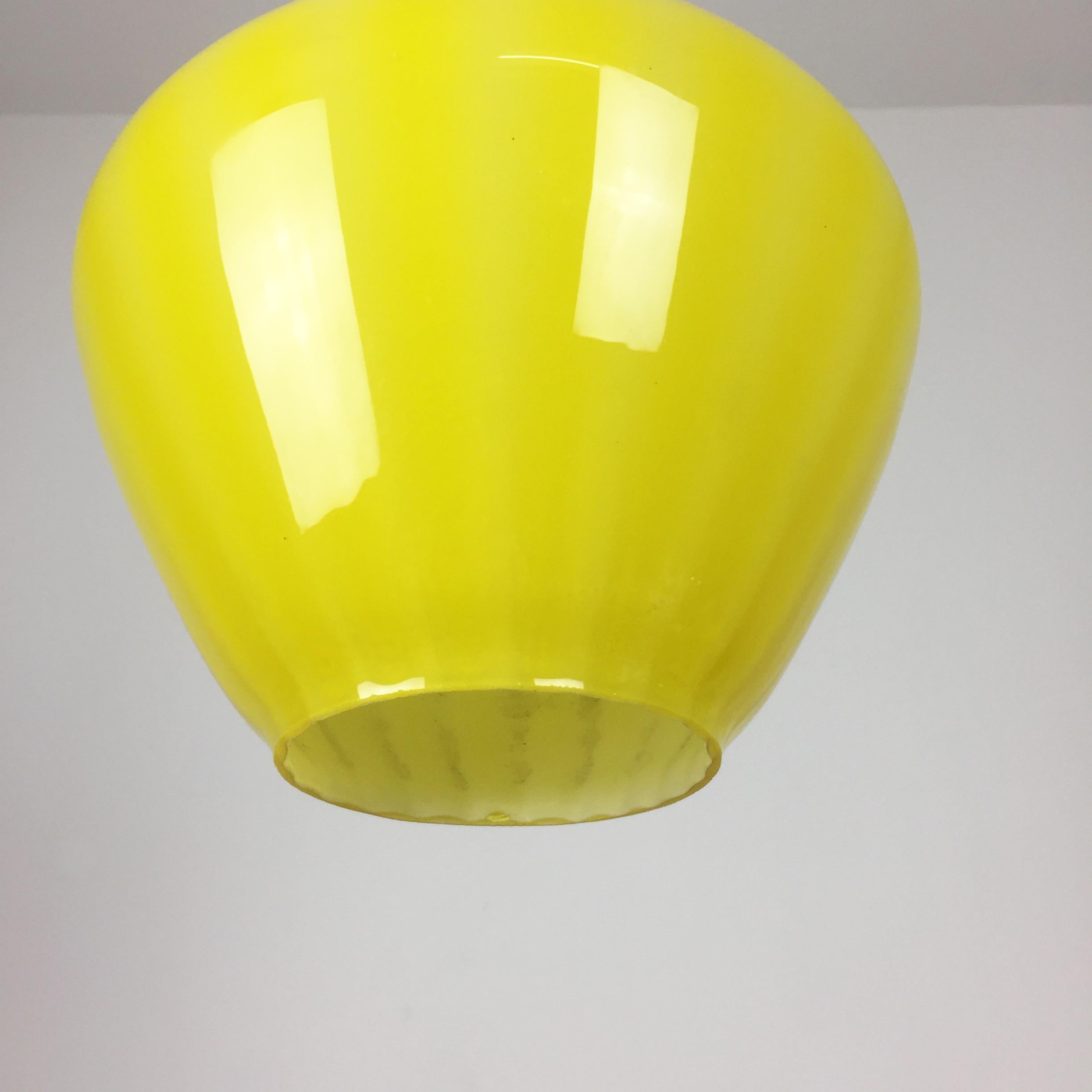 Rare Yellow Murano Glass Hanging Light Stilnovo Style, Italy, 1960s In Good Condition In Kirchlengern, DE