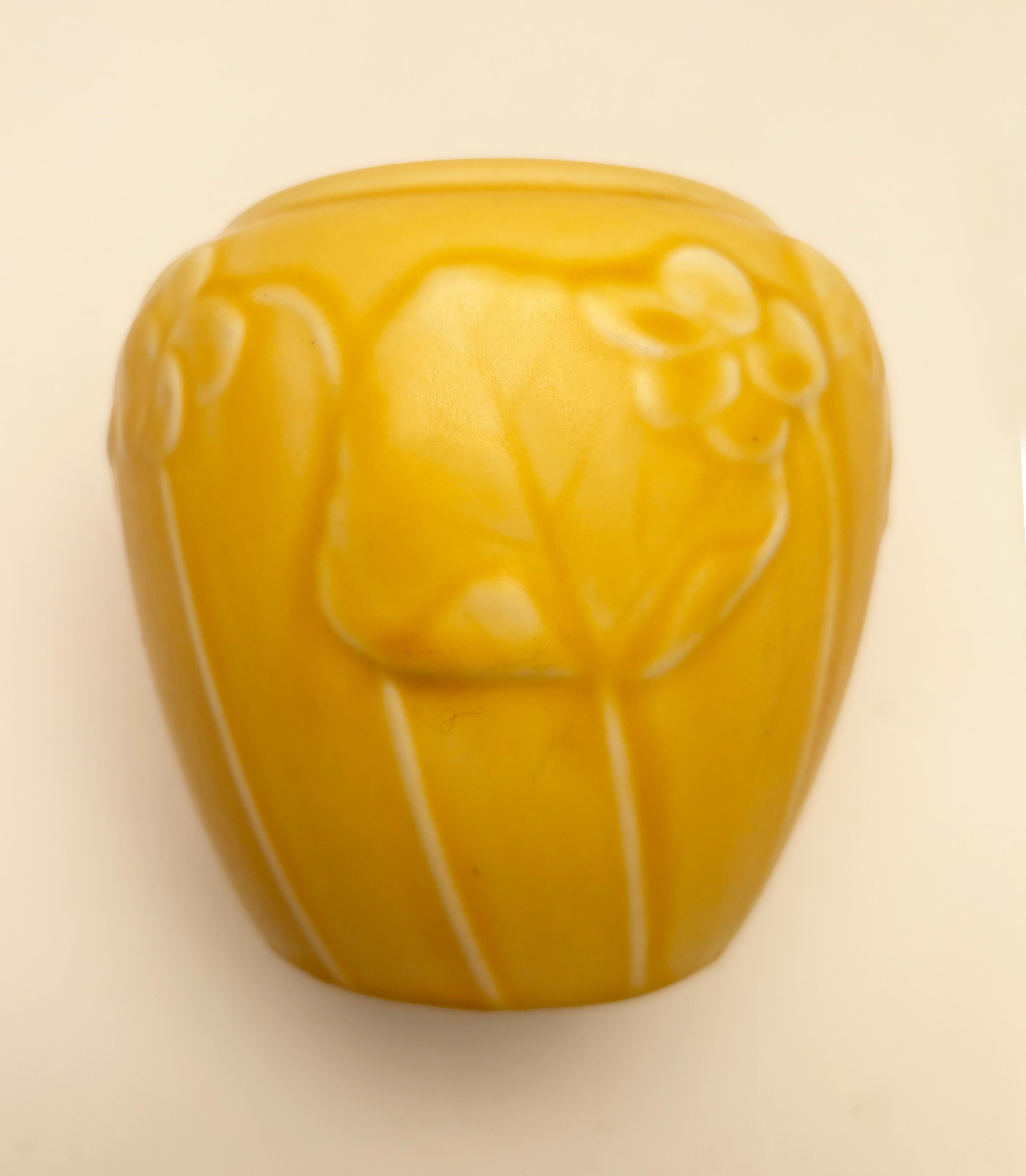 Raro vaso giallo Rookwood Violets #6432 in vendita 3