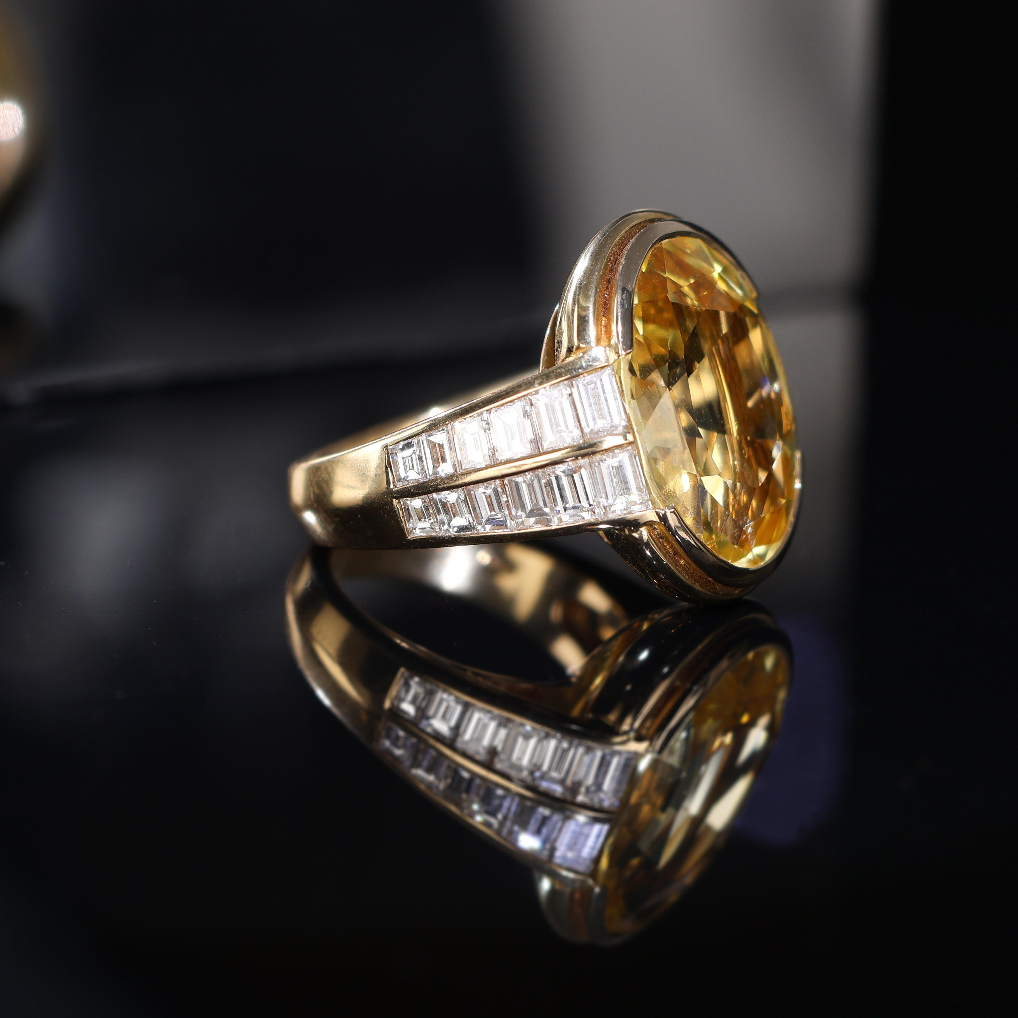 Rare Yellow Sapphire 17 carats Gold Ring Untreated No heat with Diamonds For Sale 8
