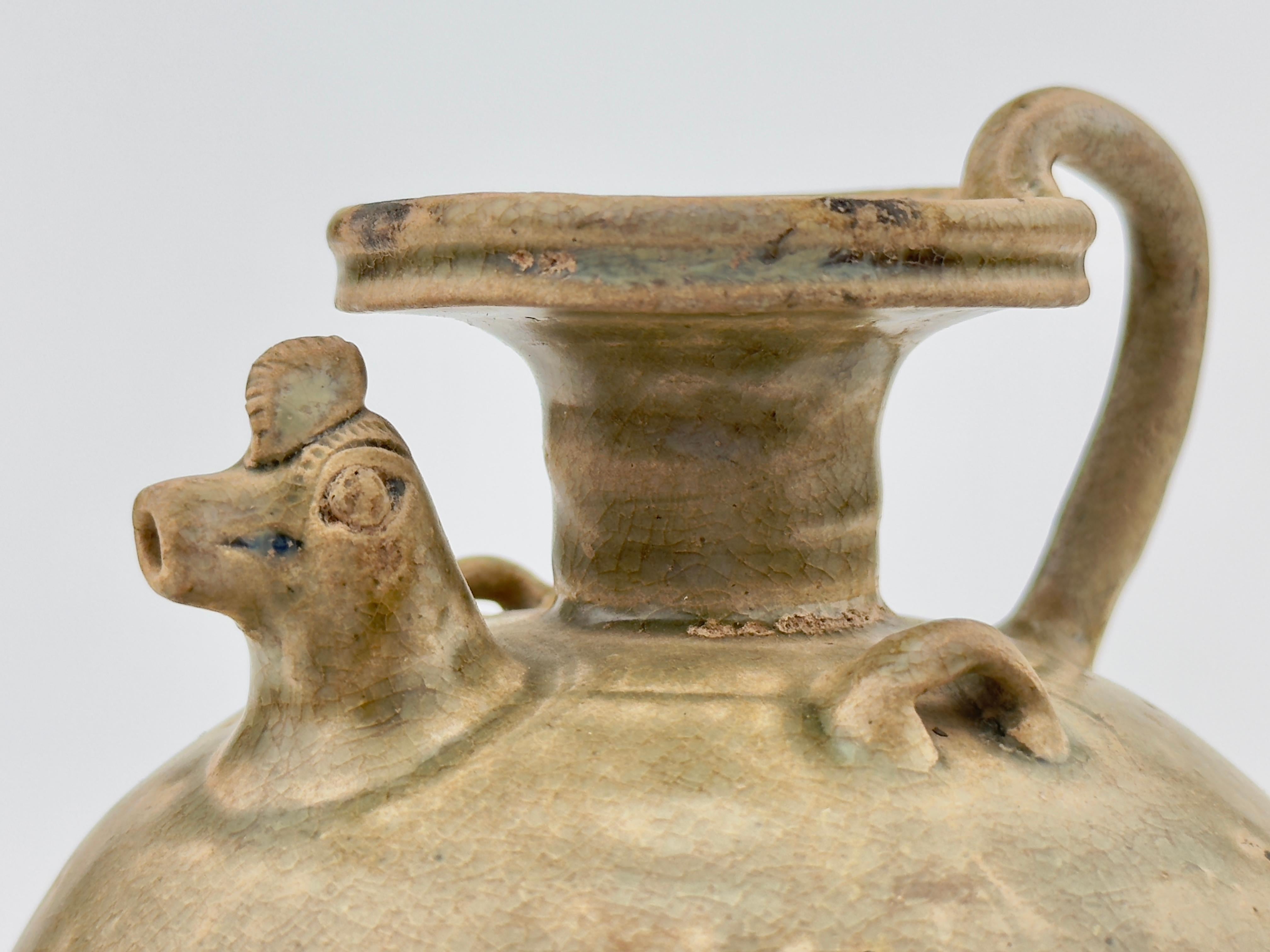 Rare Yue Celadon Chicken-Head Ewer, Jin-Southern Dynasty For Sale 4