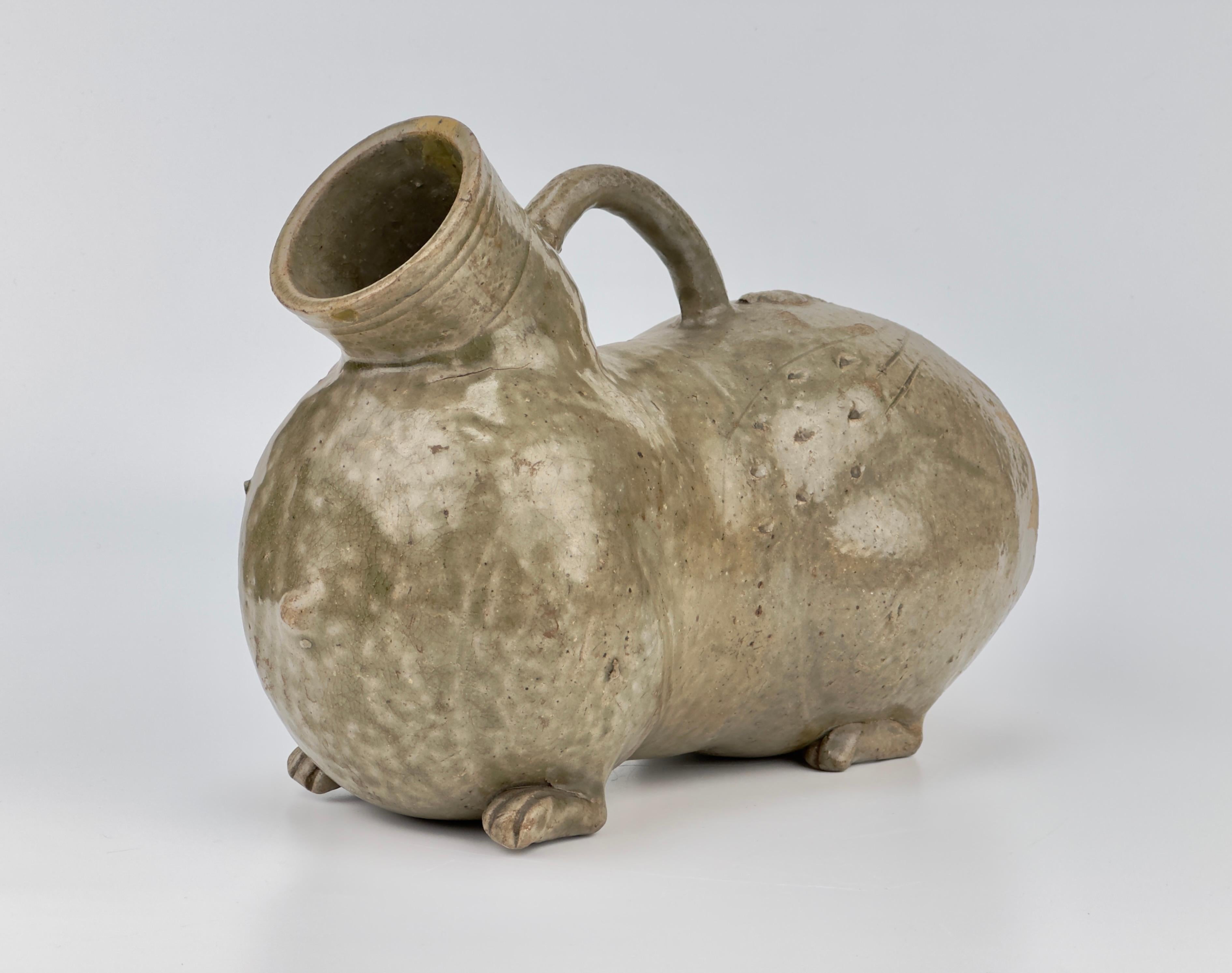 Rare Yue Celadon-Glazed Figural Vessel, Western Jin dynasty (265-420) In Good Condition For Sale In seoul, KR