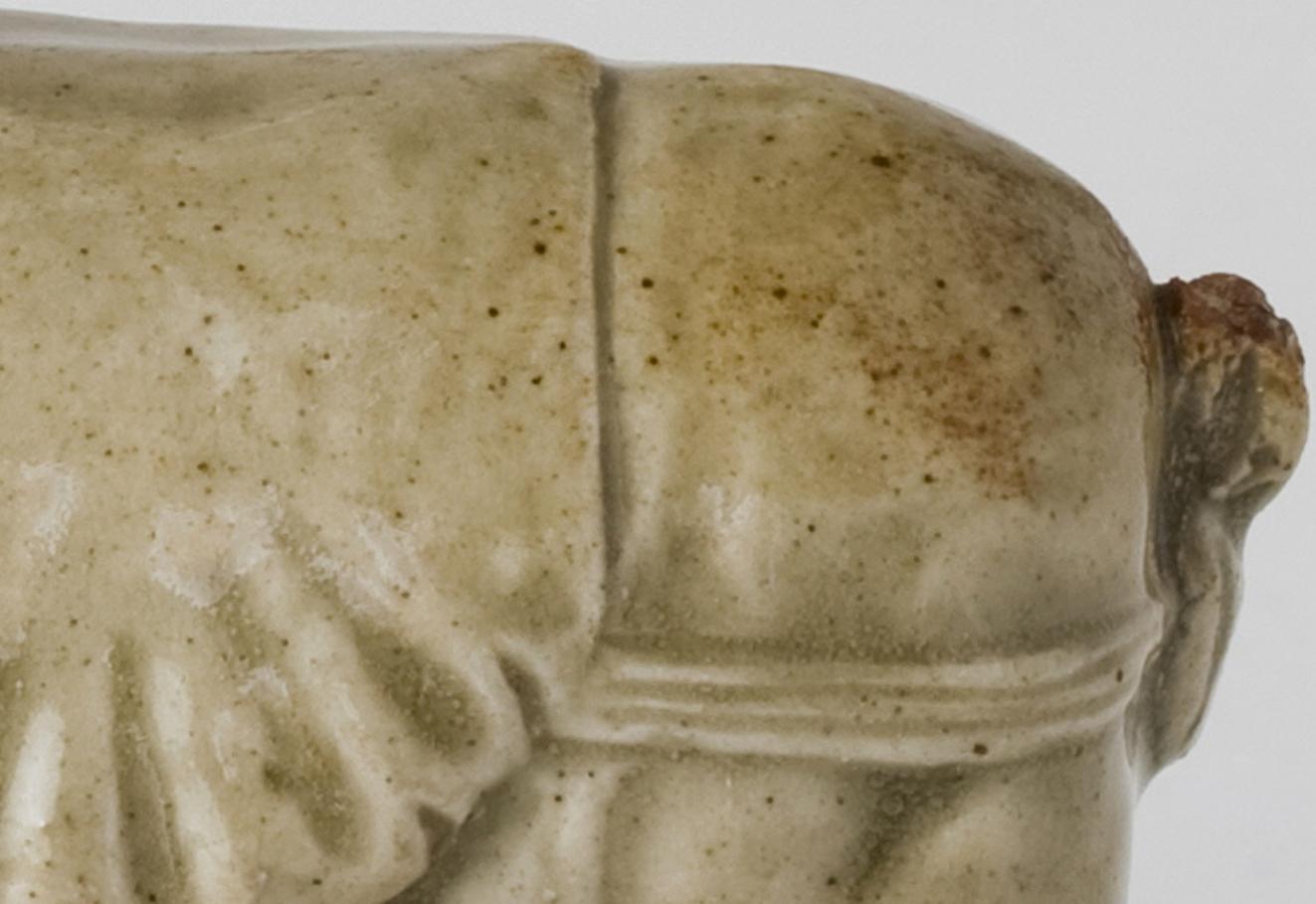Rares statues de deux Haitai en céladon émaillé, dynastie des Jin de l'Ouest (265-420) en vente 1