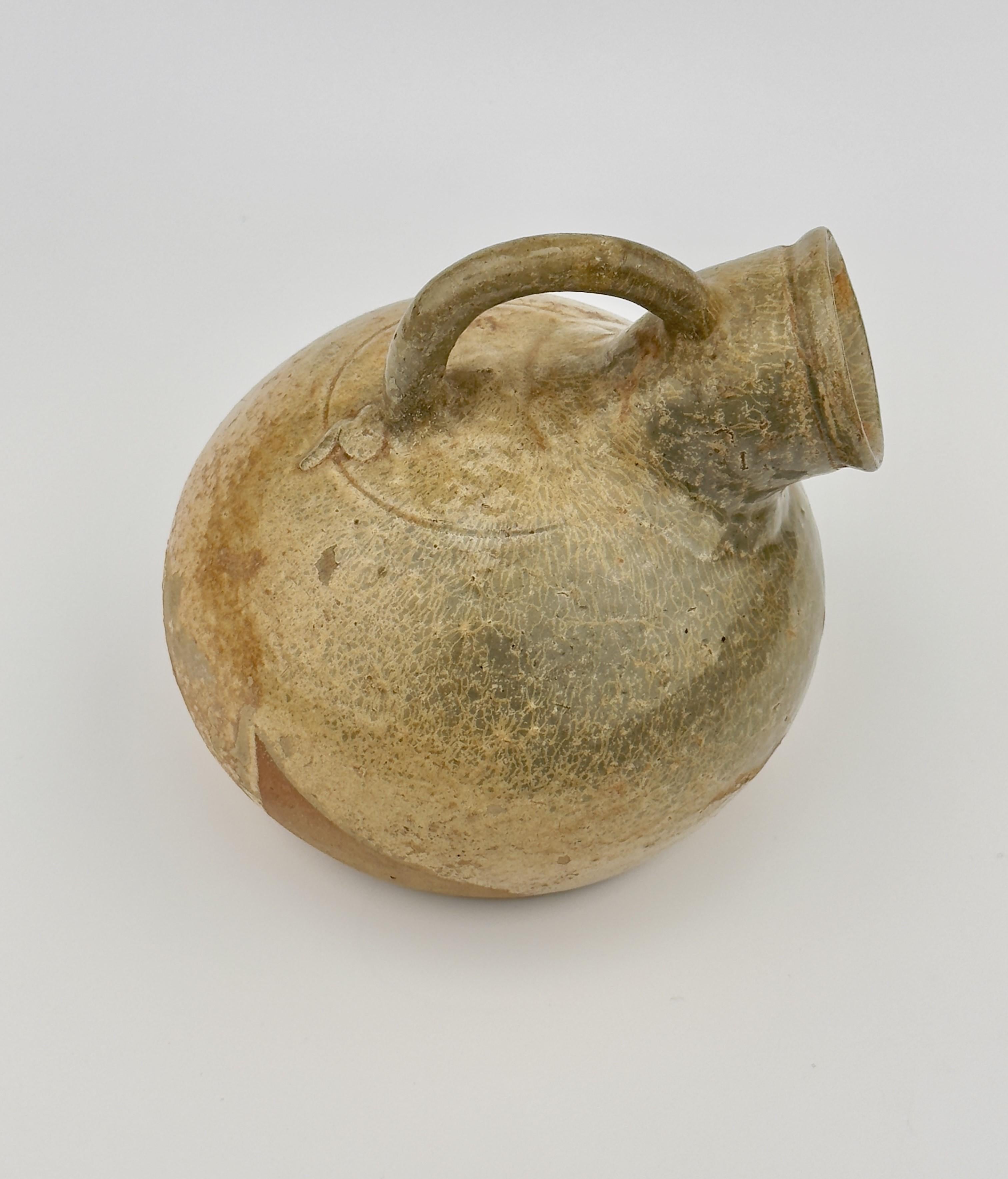 Rare Yue Celadon-Glazed Vessel, Jin dynasty (265-420) For Sale 1