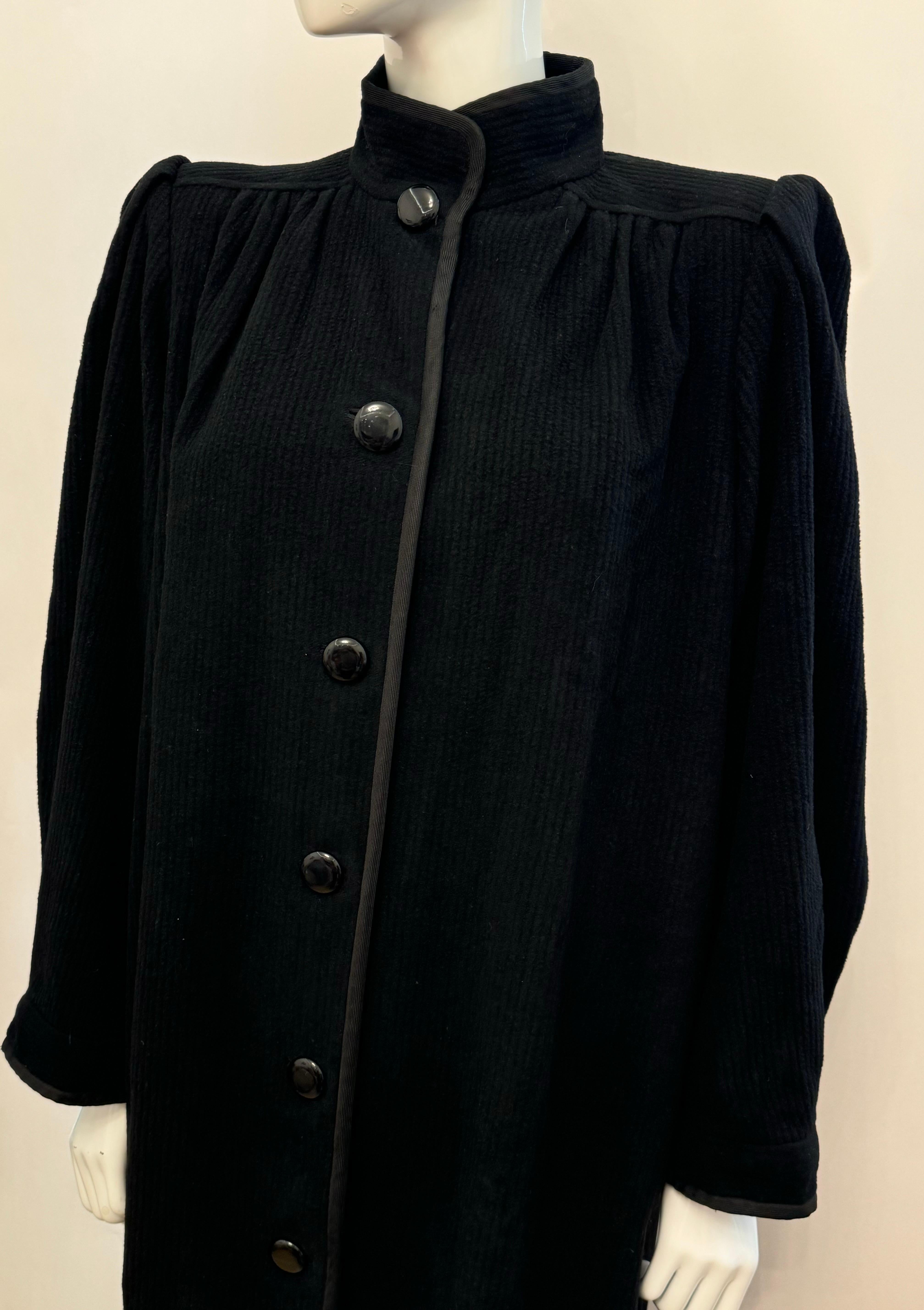 Rare Yves Saint Laurent Haute Couture 1979 long manteau noir Unisexe en vente