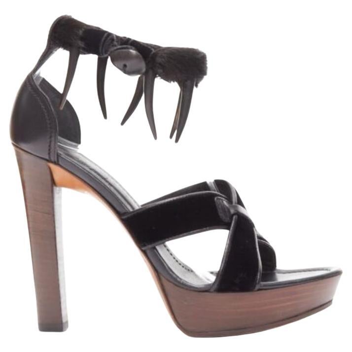 Seltene seltene YVES SAINT LAURENT Tom Ford 2002 Laufsteg Schwarze Klauenpelz Plateauabsatz EU36,5