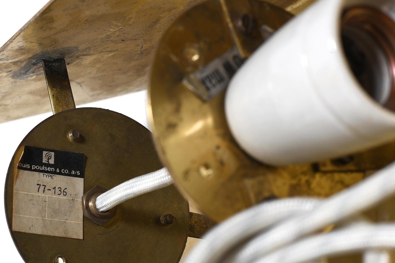 Rare suspension en laiton Louis Poulsen des années 1960 de la Church's Bavnehøj Copenhague en vente 4