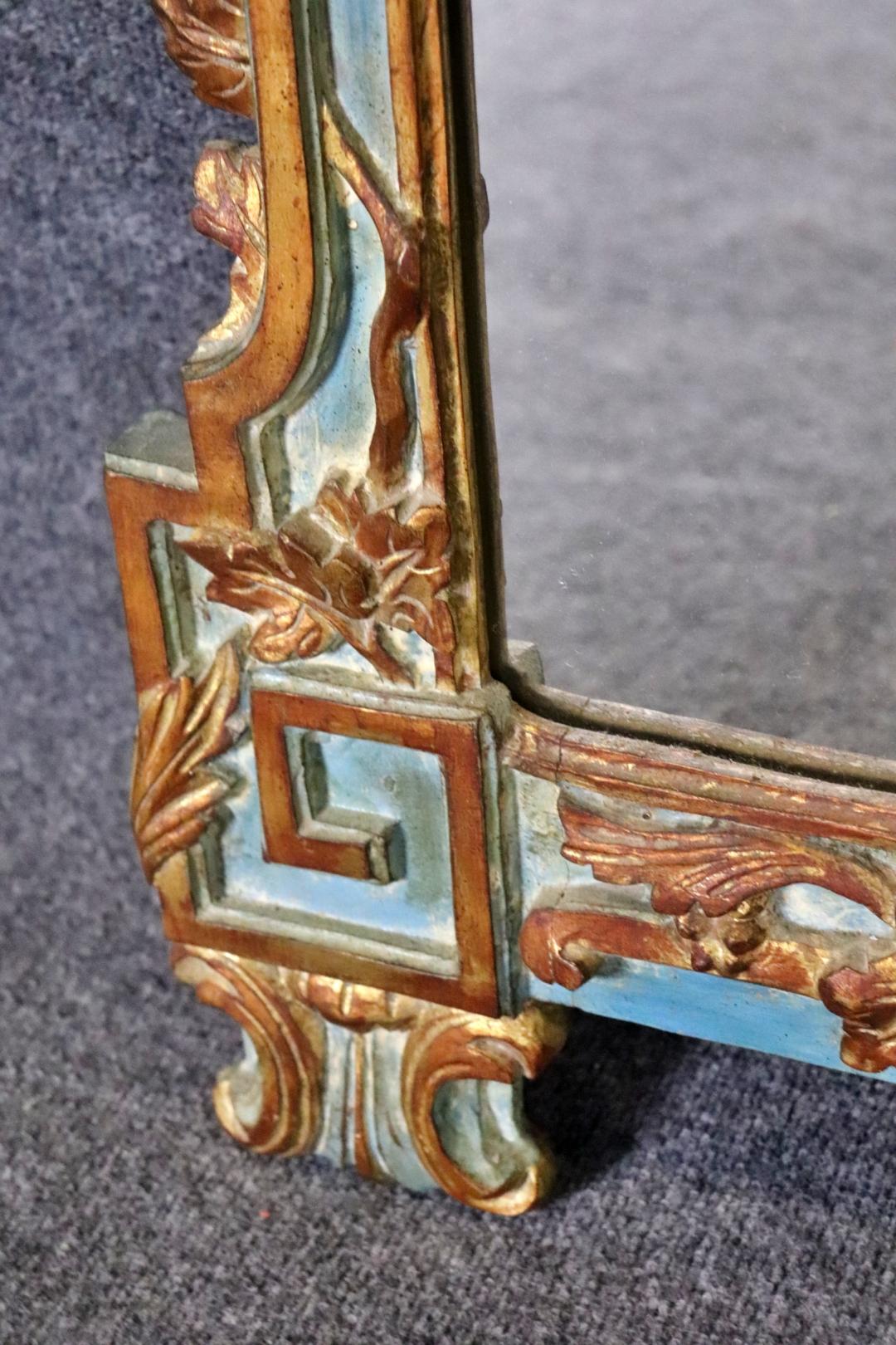 Seltener Baby Blue geschnitzt Nussbaum polychromed italienischen venezianischen Spiegel (Frühes 20. Jahrhundert)