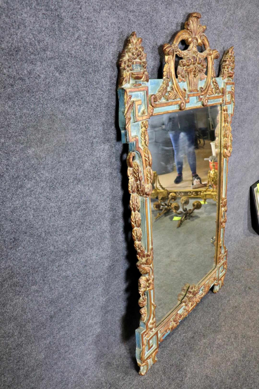 Seltener Baby Blue geschnitzt Nussbaum polychromed italienischen venezianischen Spiegel 1