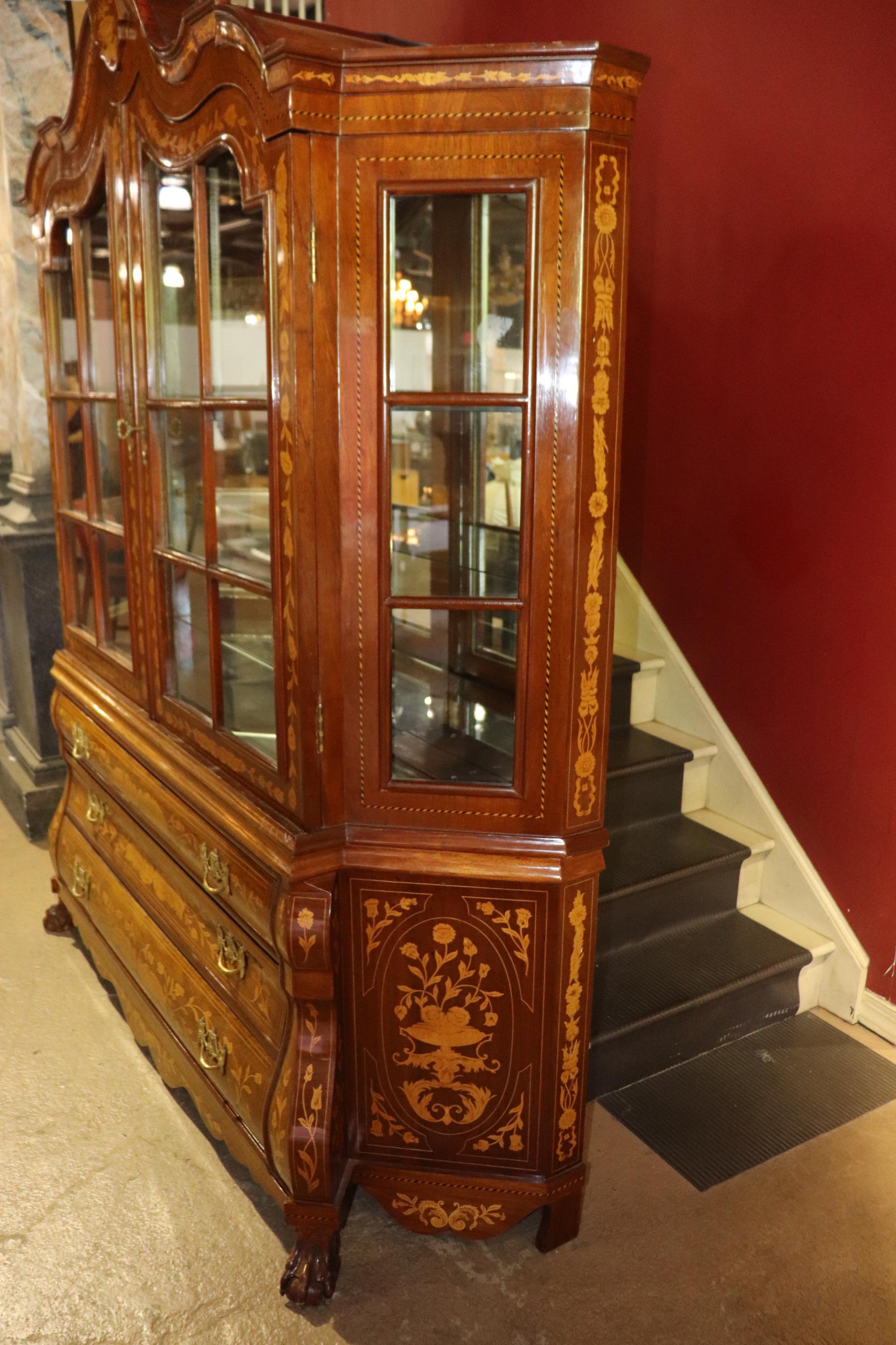 vitrine pour des en porcelaine