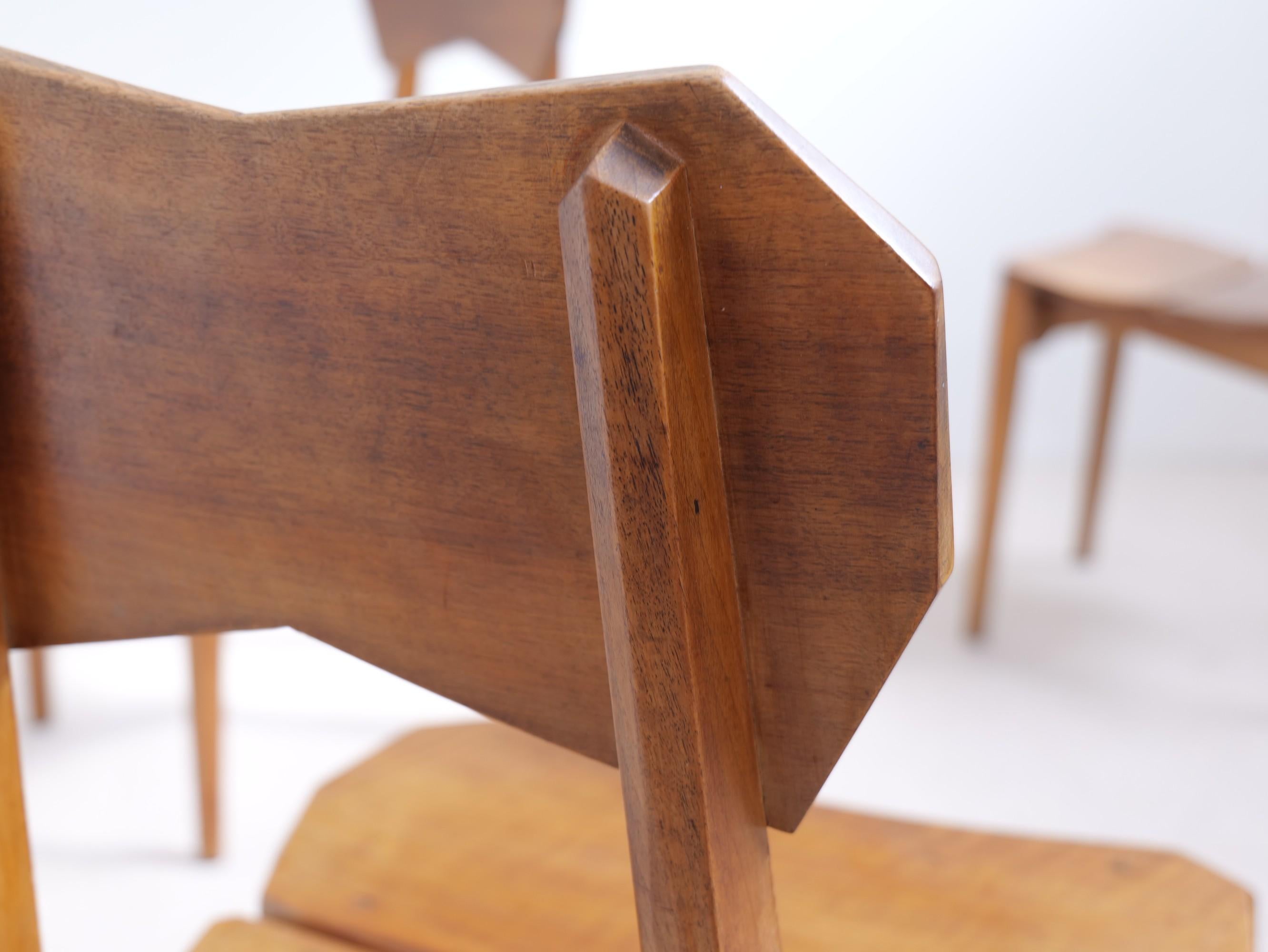 Seltene anthroposophische Stühle und Hocker von Paul Bay (Handgefertigt) im Angebot