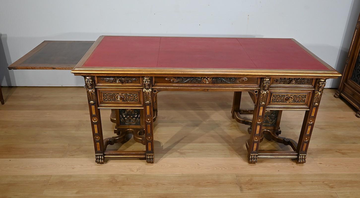 Seltenes italienisches Arbeitszimmer und Schreibtisch aus Nussbaum im Renaissance-Stil - 1900 im Angebot 3