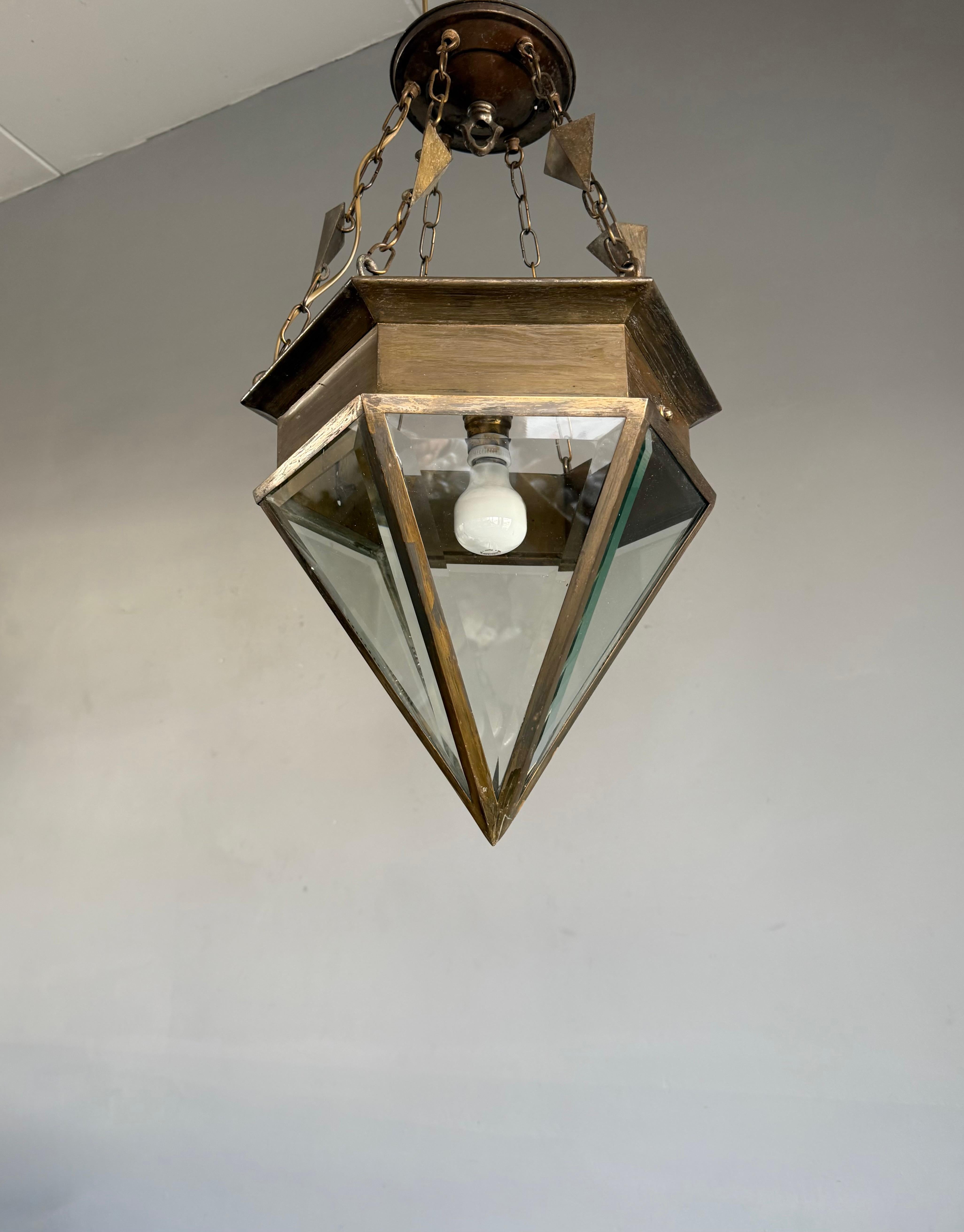 Européen Rare Arts & Crafts Beveled Glass & Brass Suspension Light Lantern w. Chaîne unique en vente