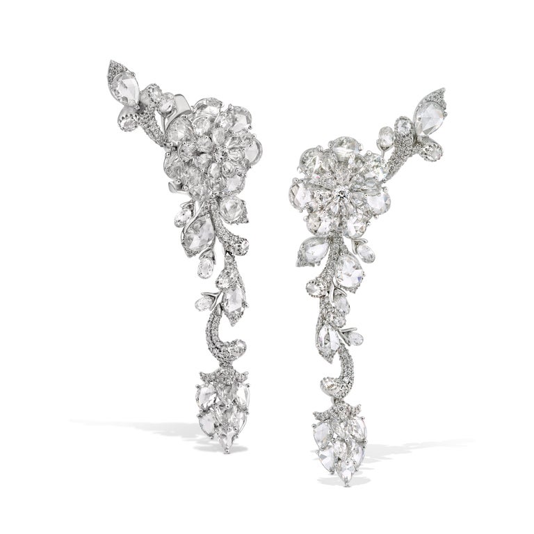 Contemporary 18 Karat White Gold 13.4ct Rose Diamond Chandelier Drop Statement Earrings For Sale