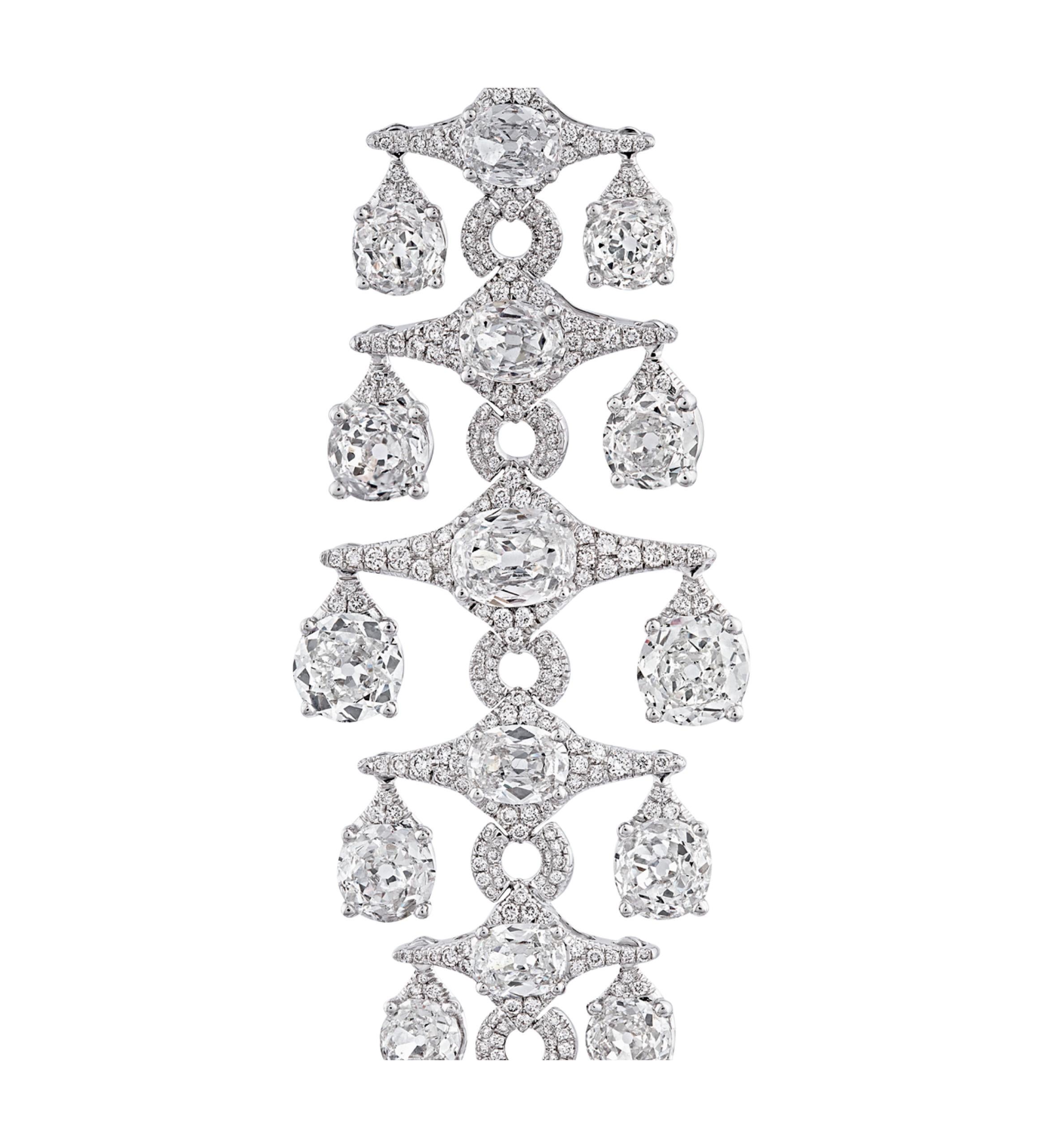 Rarever 18k White Gold 21.6ct Old Mine Cut Diamond Chandelier Statement Earrings In New Condition For Sale In London, GB