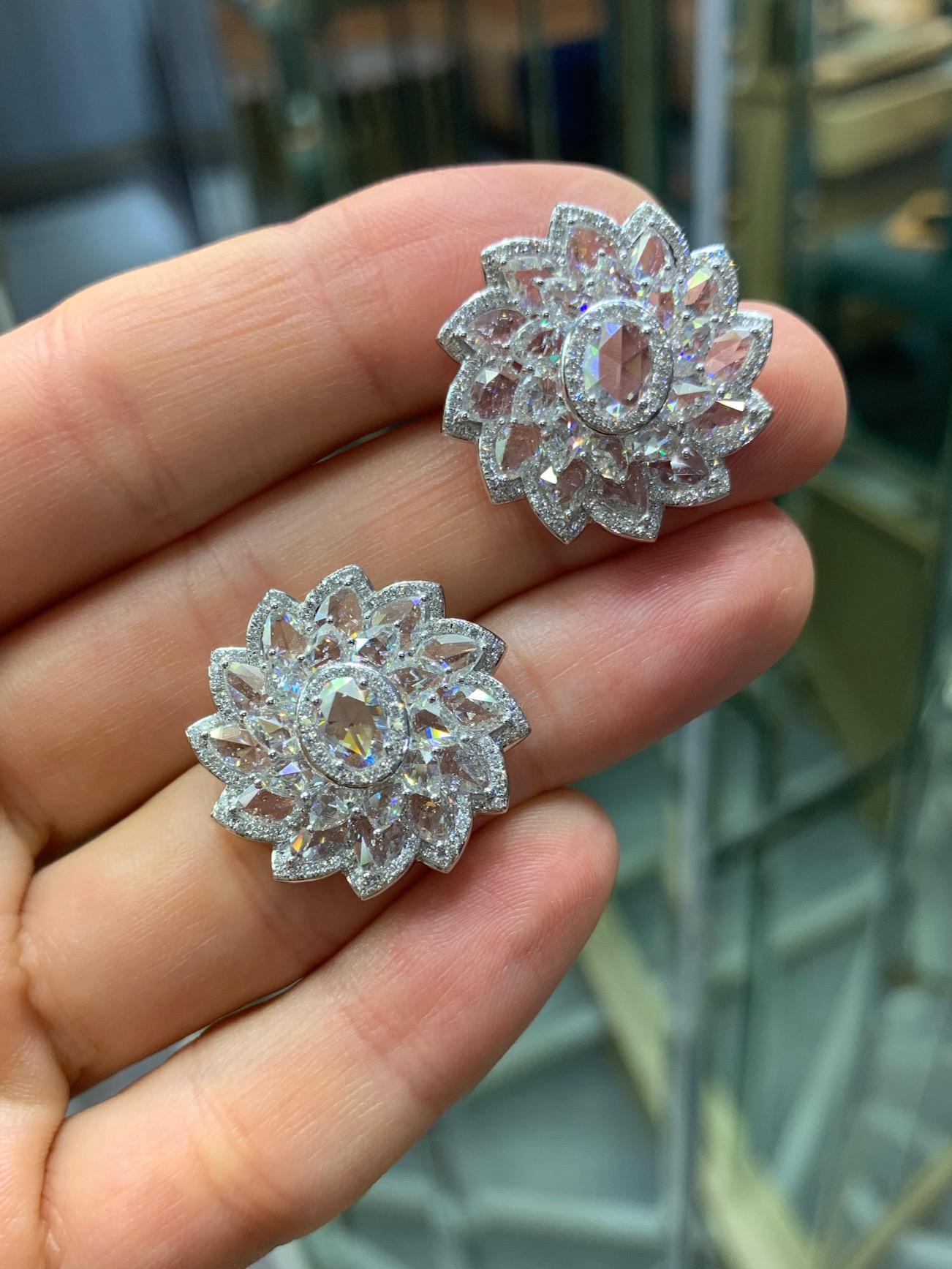 Rarever 18K White Gold Rose Cut Diamond Flower Cluster Stud 7.74cts Earrings In New Condition For Sale In London, GB