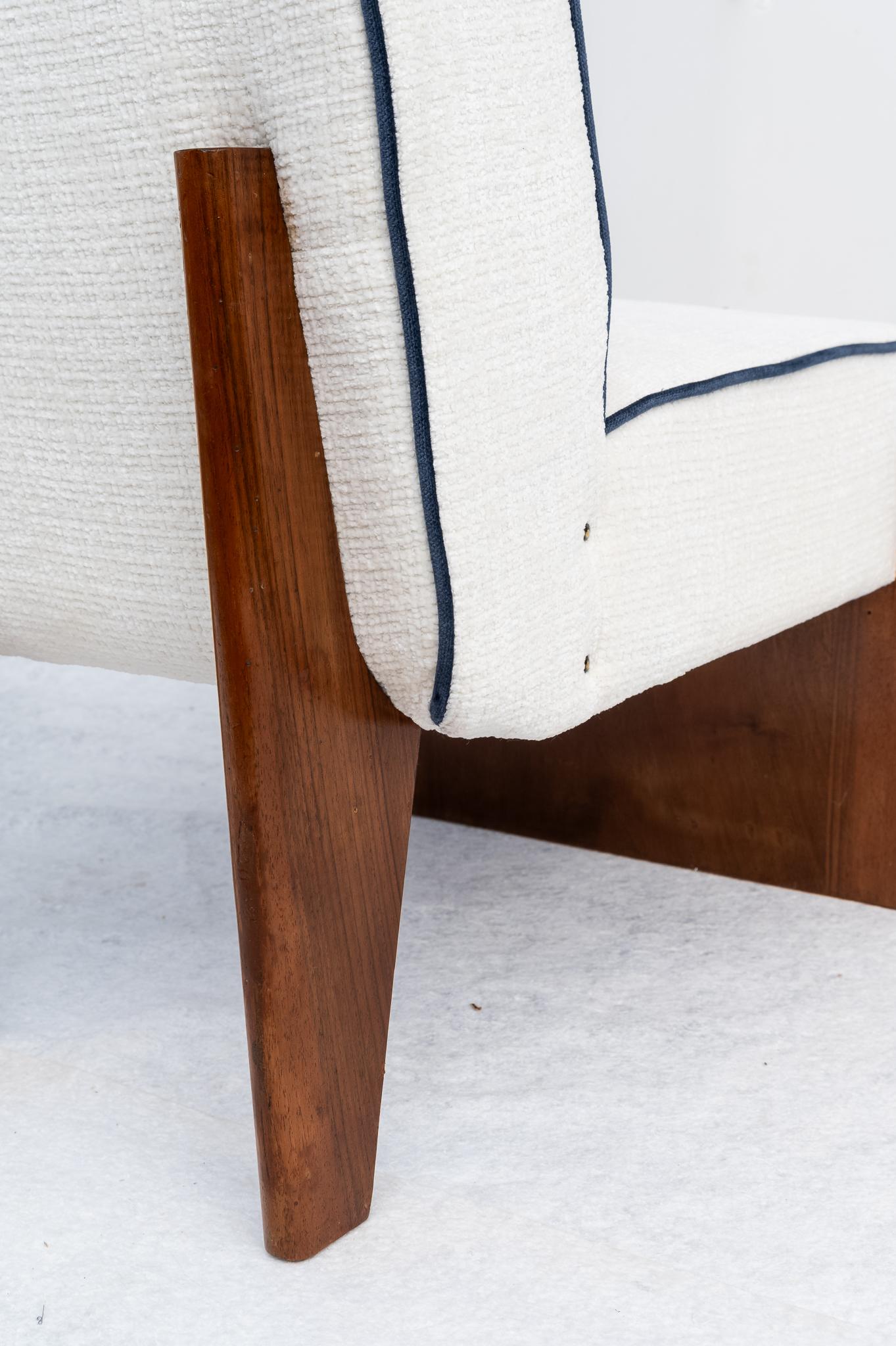 Rare paire de fauteuils  Art déco avec ottoman, années 1940 en vente 3