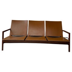 Rarissime canapé trois places par Joaquim Tenreiro