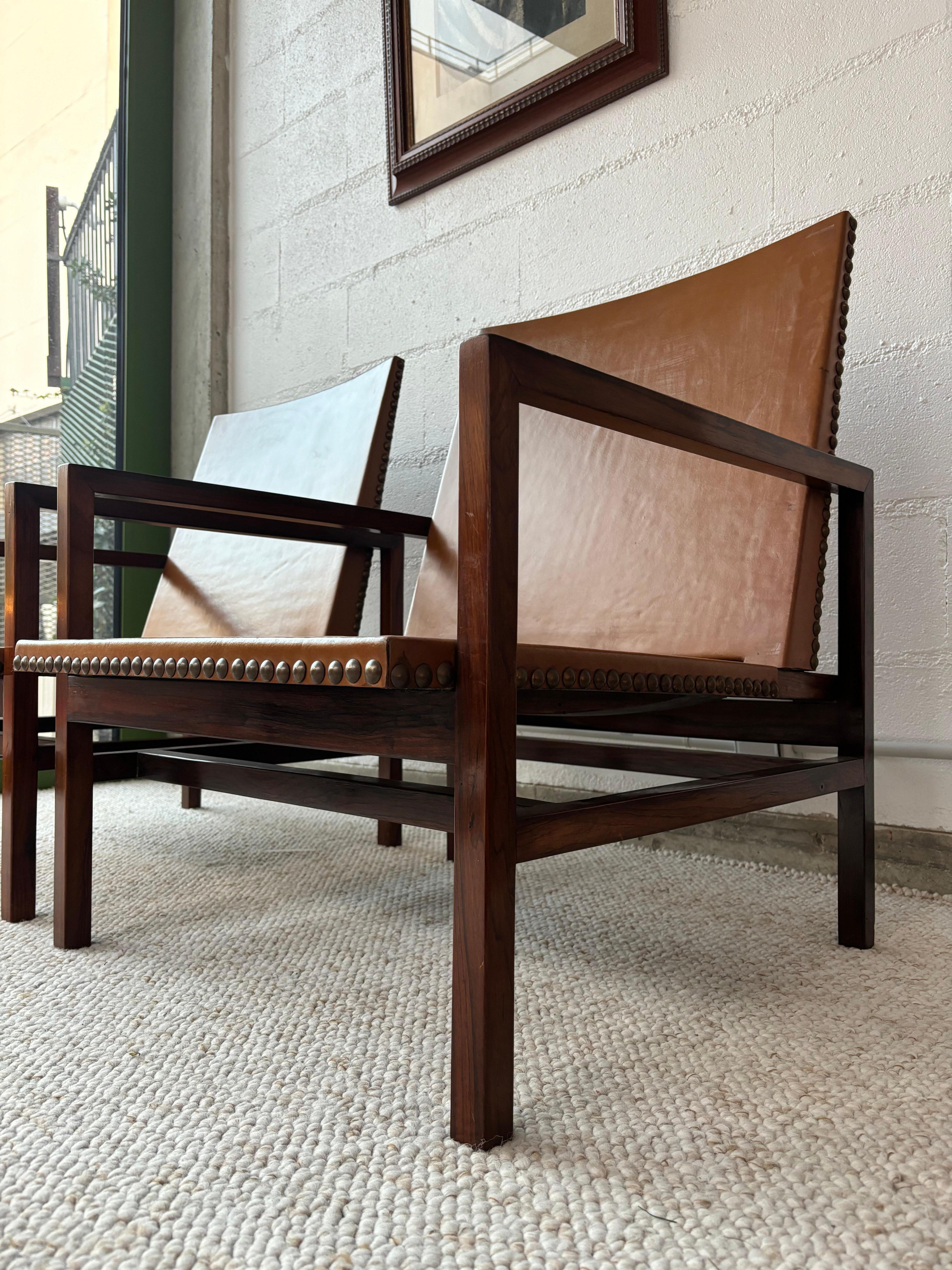 Rarissime paire de fauteuils par Joaquim Tenreiro en venta 4