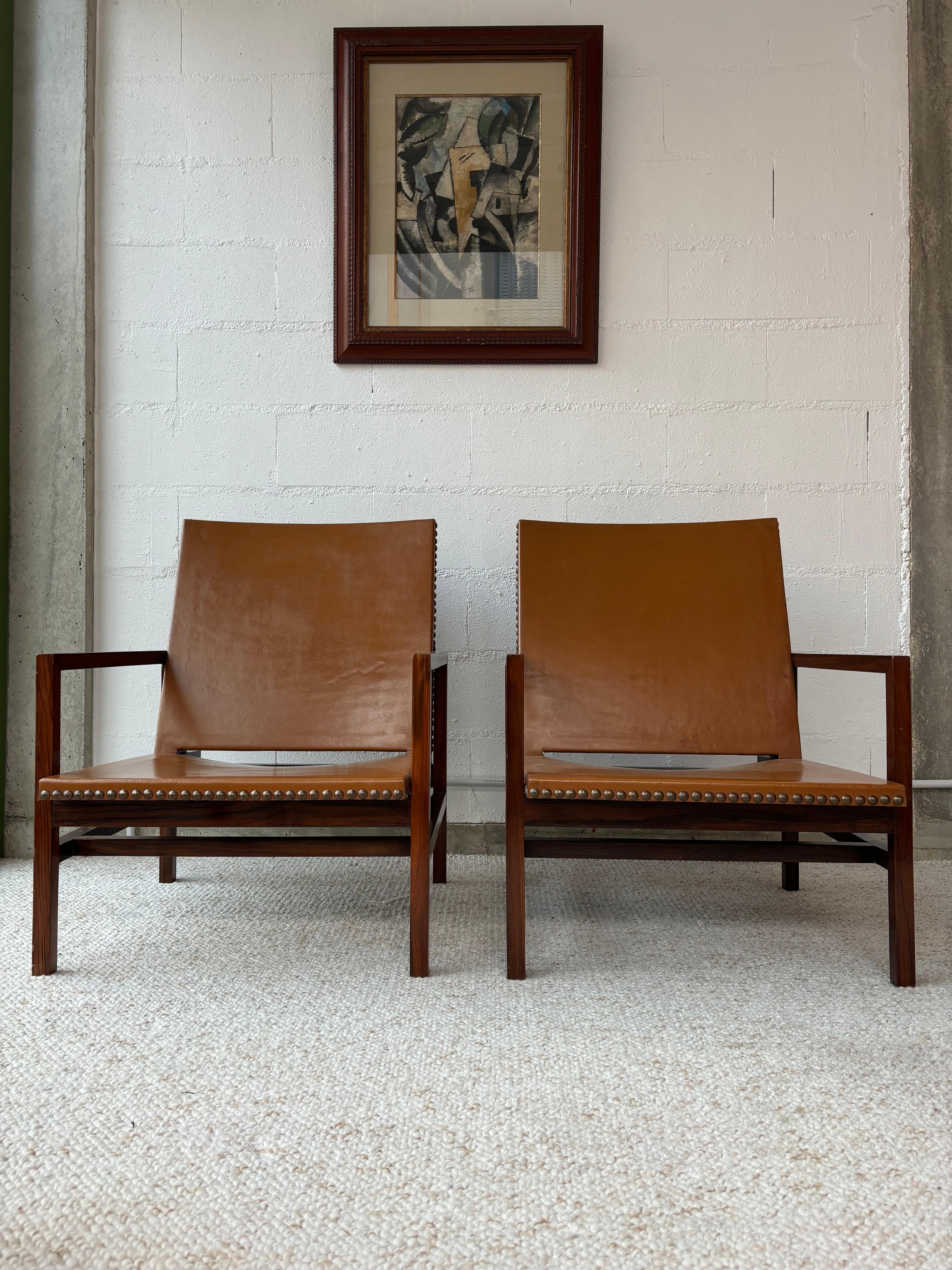 Rarissime paire de fauteuils par Joaquim Tenreiro en Excelente estado para la venta en SAINT-OUEN-SUR-SEINE, FR