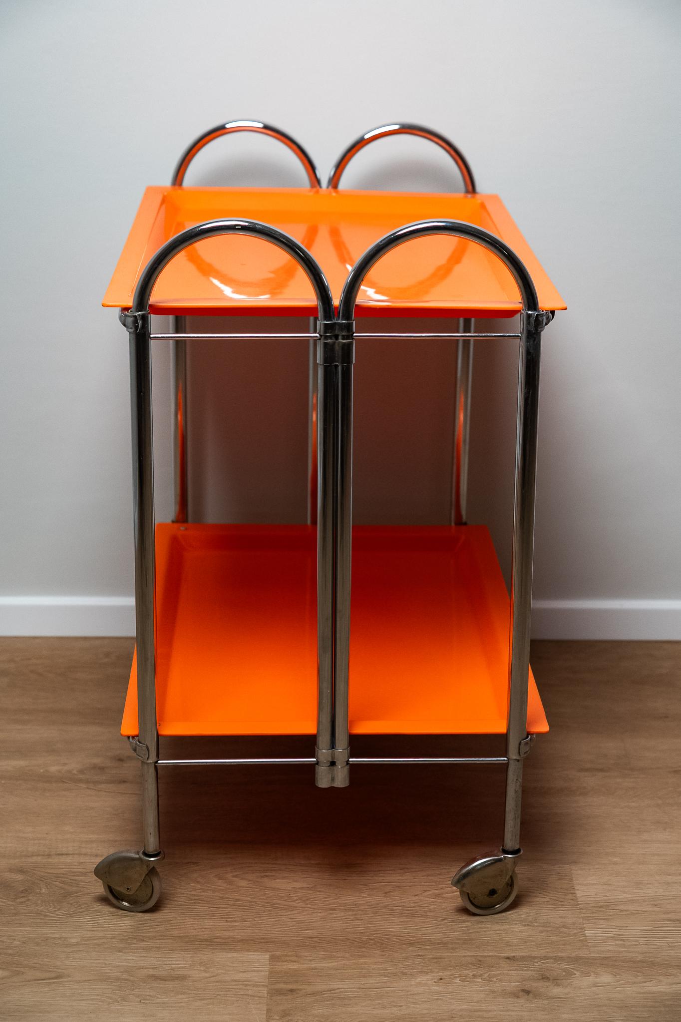 Rare Chariot de bar ou de cuisine en plastique et métal chromé, années 1970 Bon état - En vente à Bastia Umbra, IT