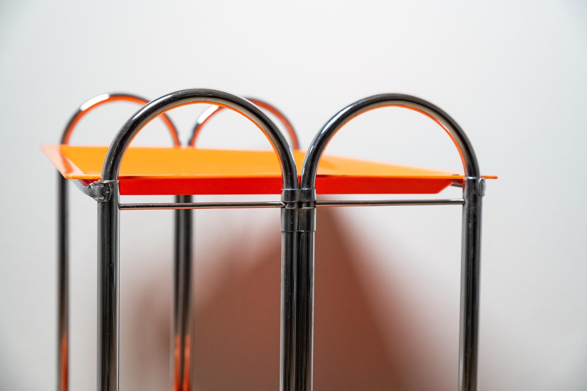 Métal Rare Chariot de bar ou de cuisine en plastique et métal chromé, années 1970 en vente