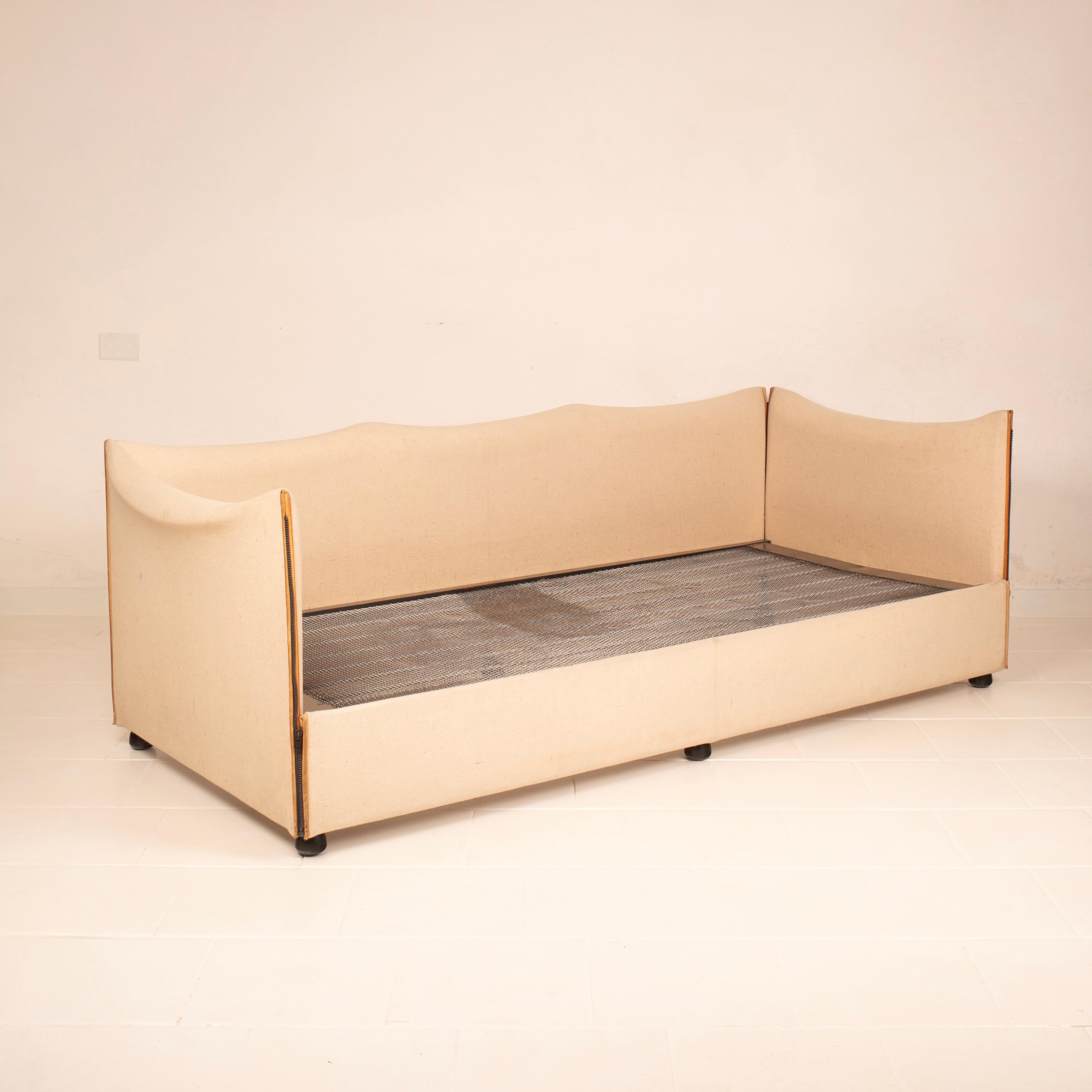 Raro y elegante sofá-cama o somier 