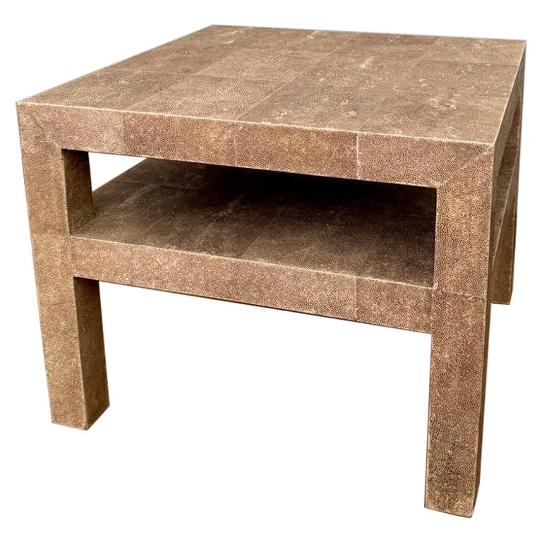 Raro e splendido coffee table in galuchat con un ripiano