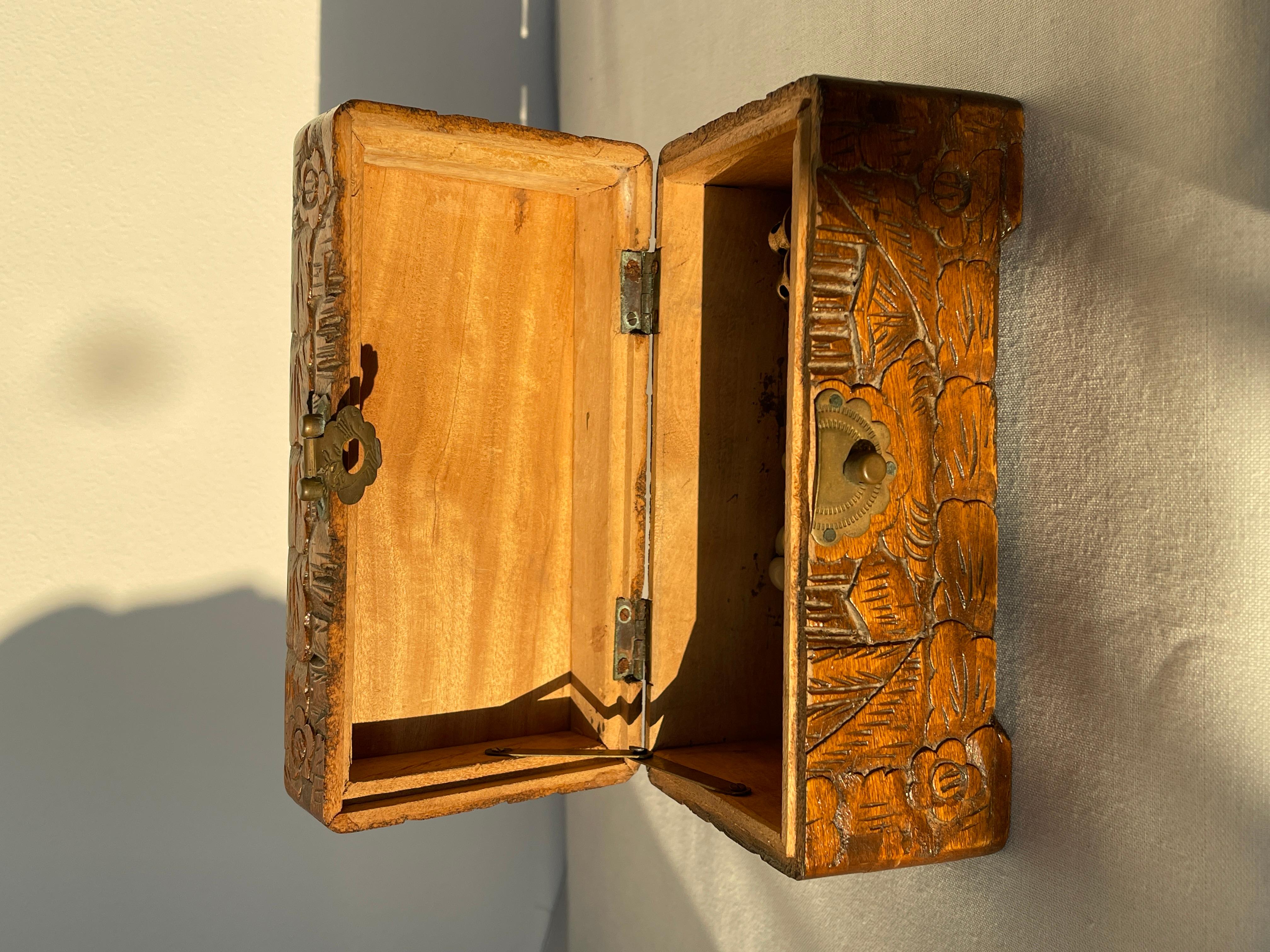 Wood Rare Asian camphorwood jewelry box from the 1950s For Sale