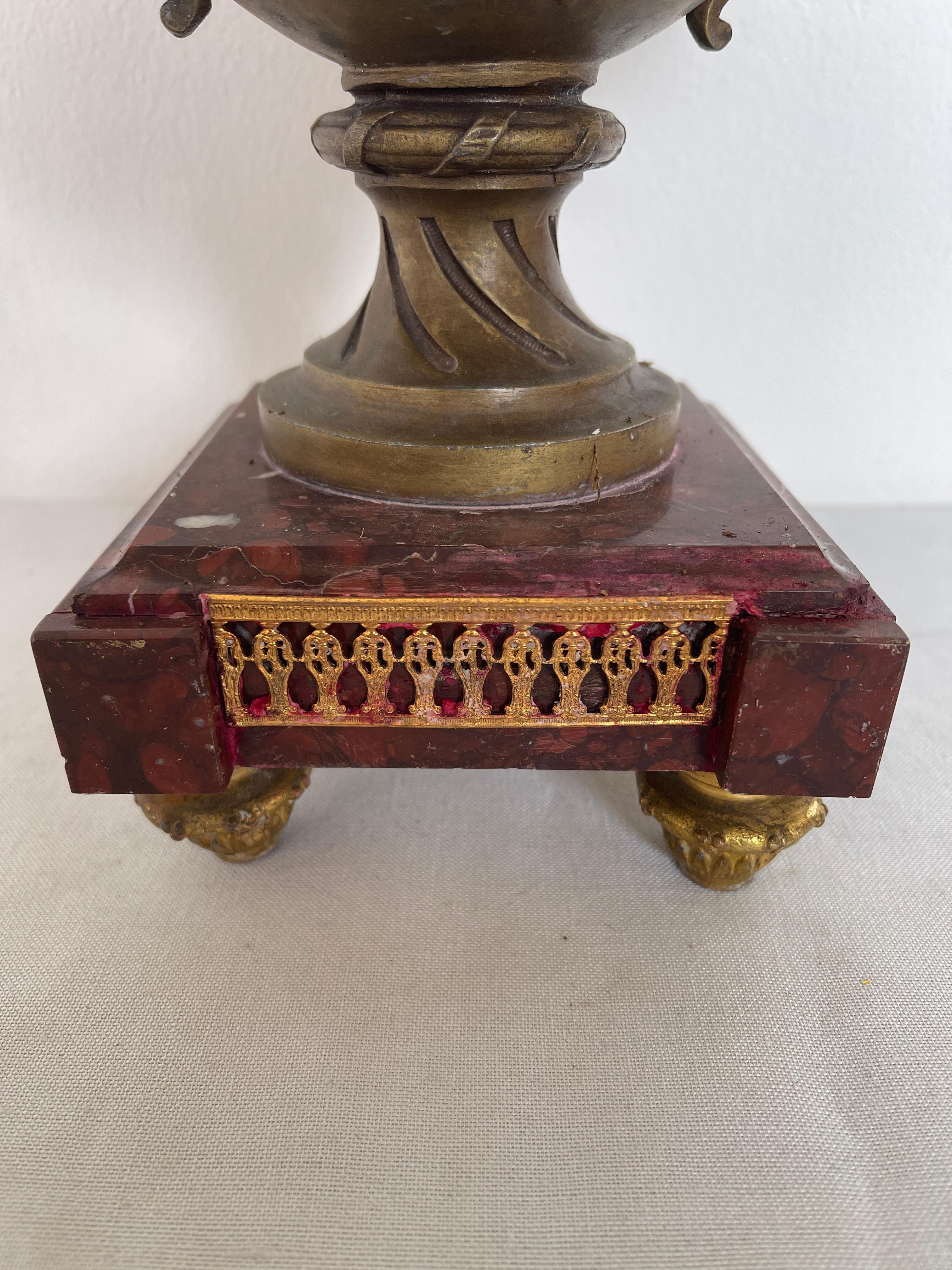 French Raro vaso antico in bronzo e marmo francese XIX secolo in vendita