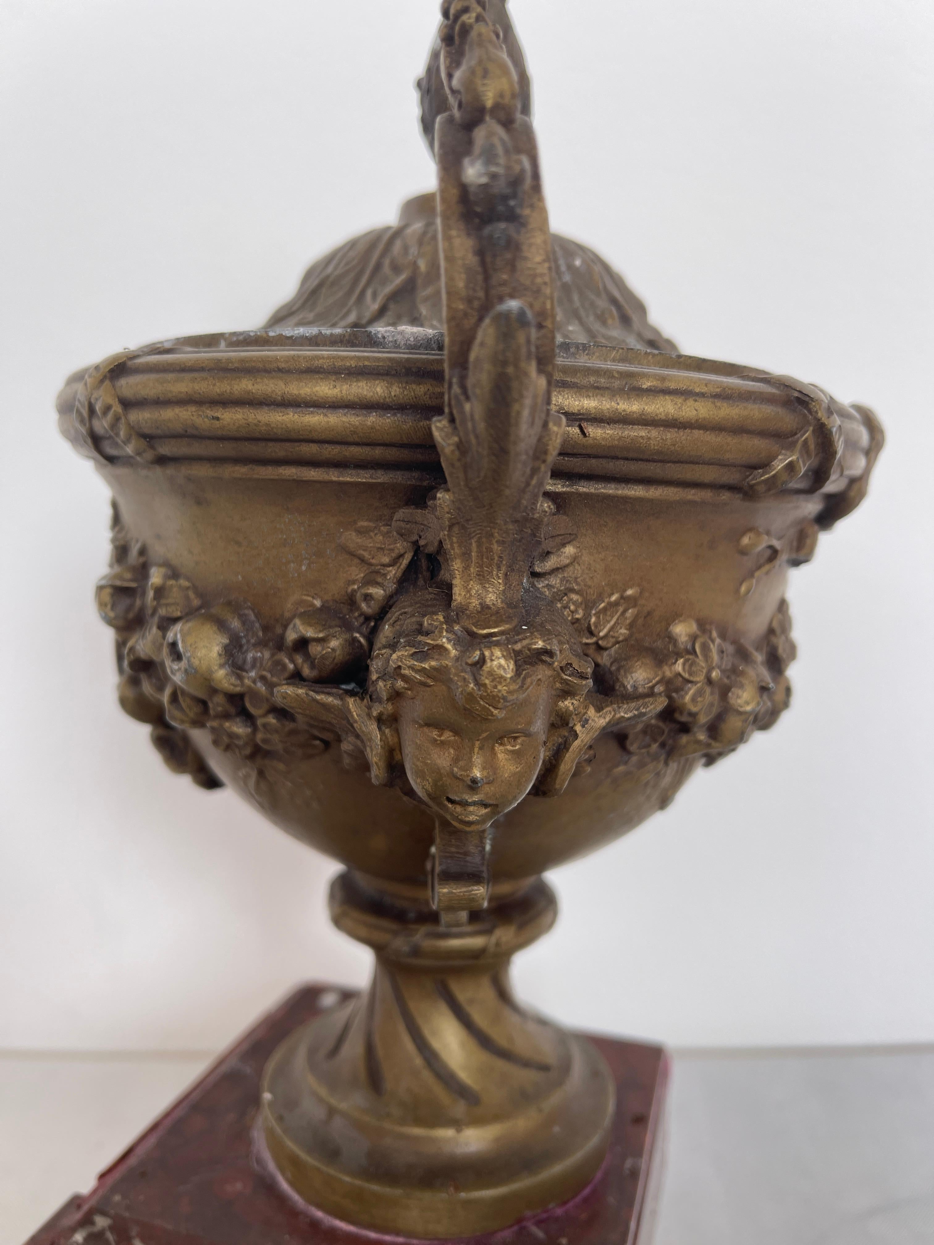 Raro vaso antico in bronzo e marmo francese XIX secolo in vendita 1