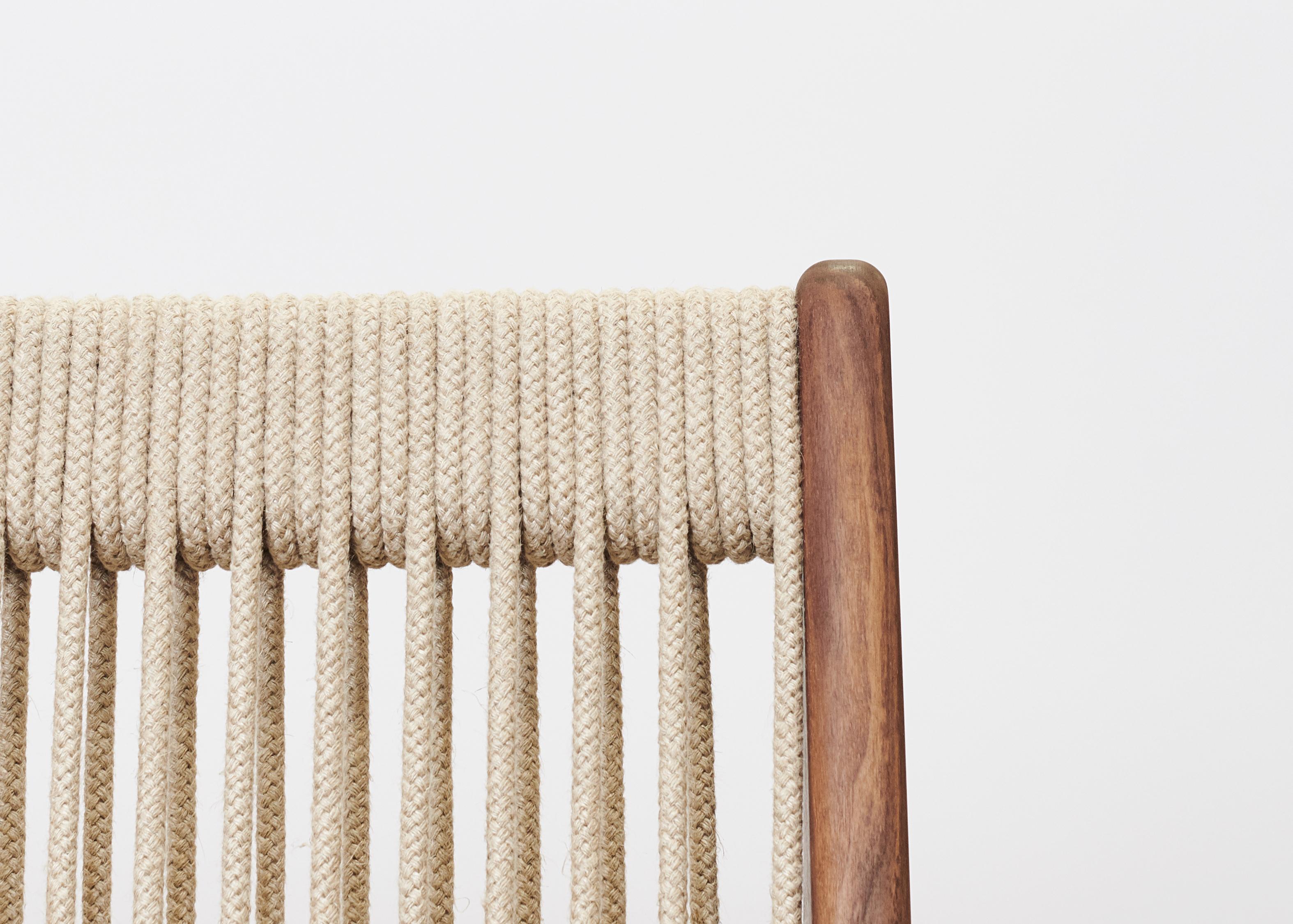Rasmussen 'MR01' Initial Chair in Nussbaum für Gubi im Angebot 1