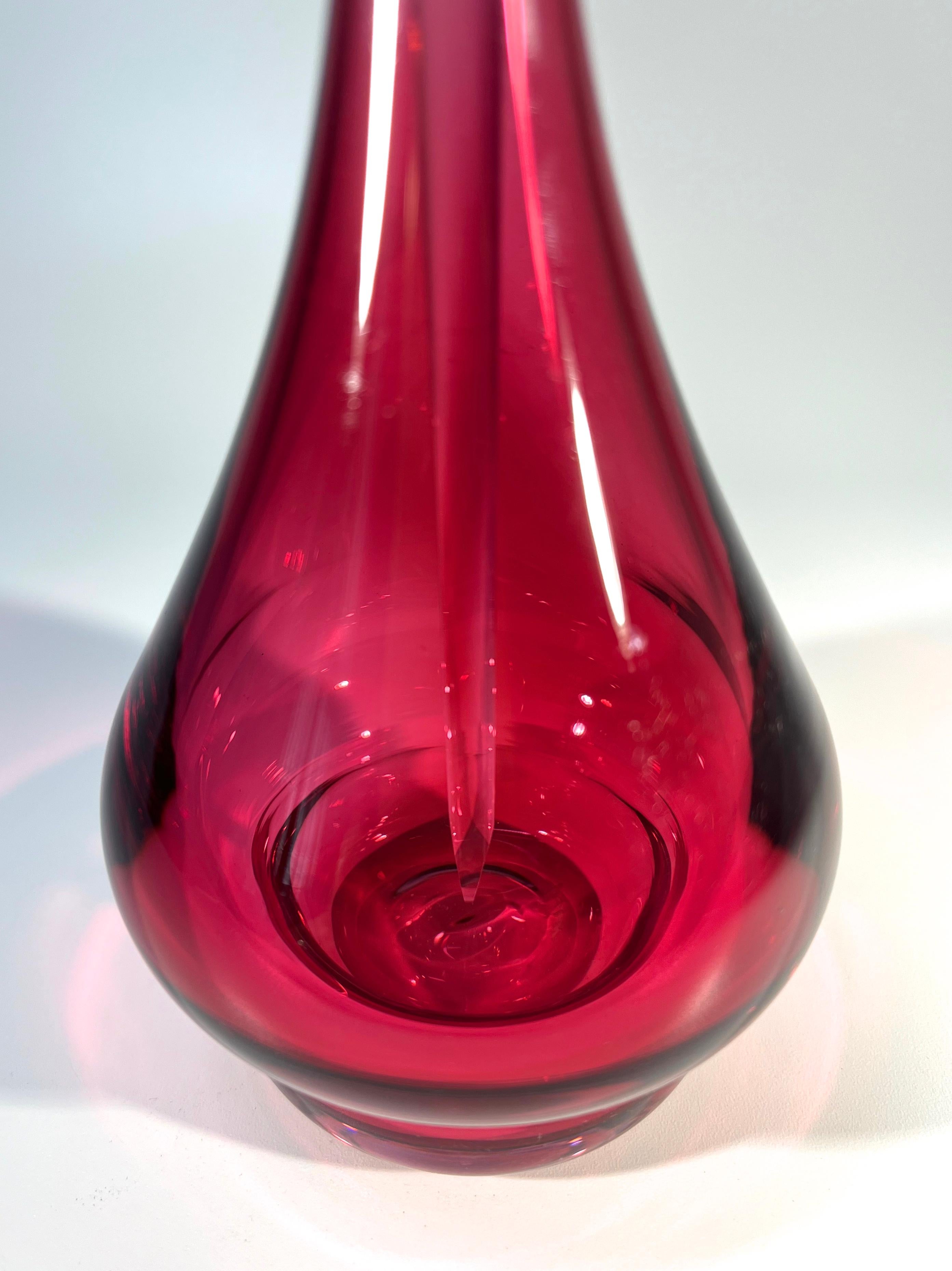 Parfümflasche aus Himbeer mit extravaganter Speertropfenflasche. Bristol-Glas, England im Zustand „Hervorragend“ im Angebot in Rothley, Leicestershire
