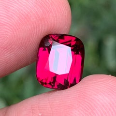 Granato rodolite naturale rosa lampone, 6.13 carati, taglio a cuscino, pietra grezza
