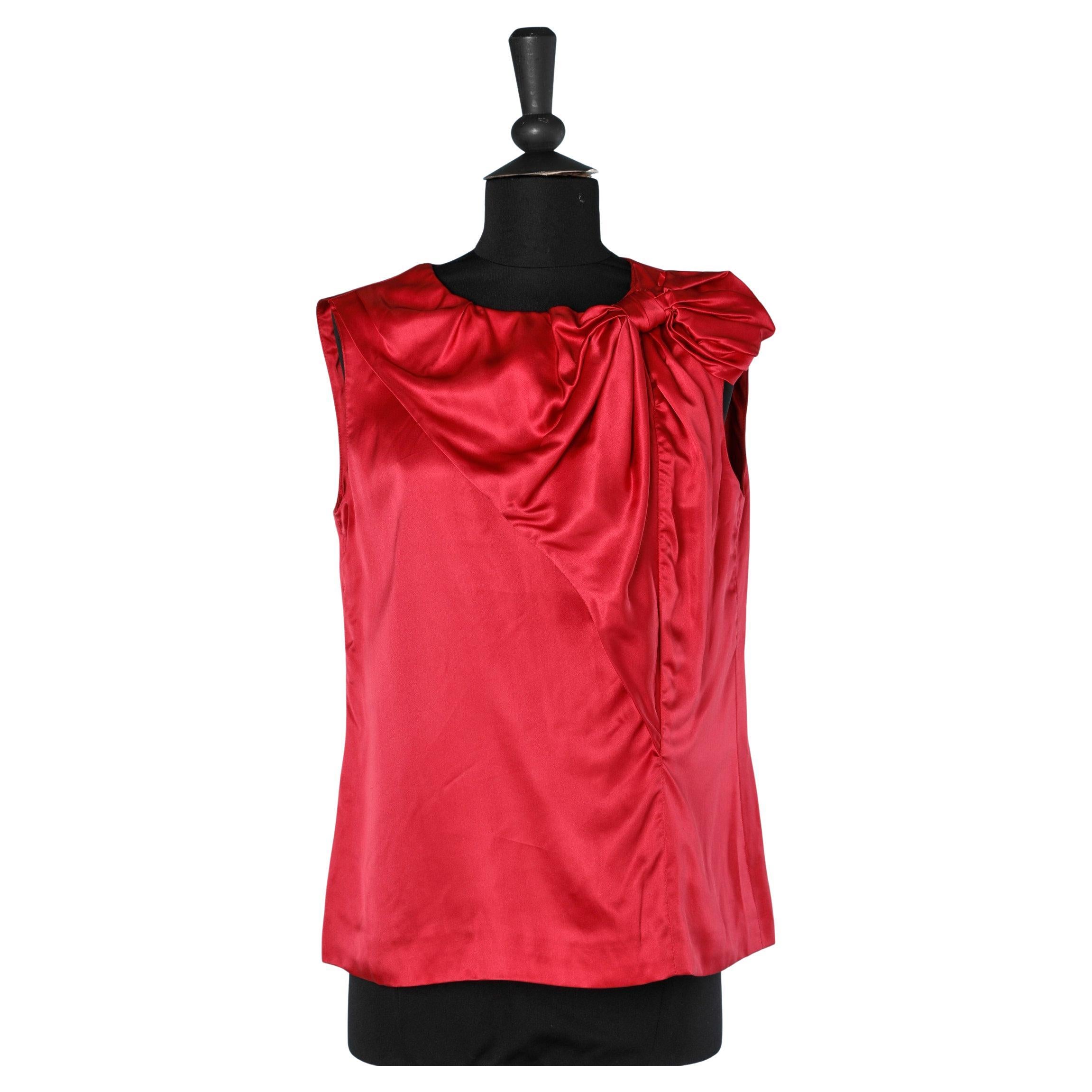 Top sin mangas de seda rojo frambuesa con lazo MOSCHINO Cheap
Chic