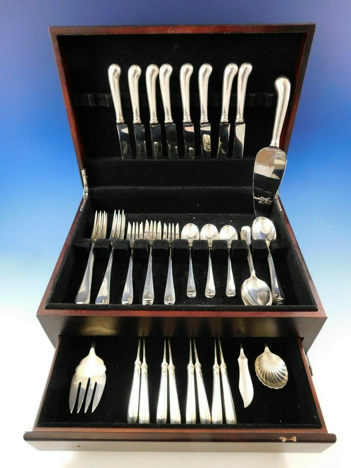 Jolie queue de rat de Georgian House (avec quelques pièces de divers fabricants) ensemble de couverts en argent sterling - 52 pièces. Cet ensemble comprend :

8 couteaux, 8 3/4