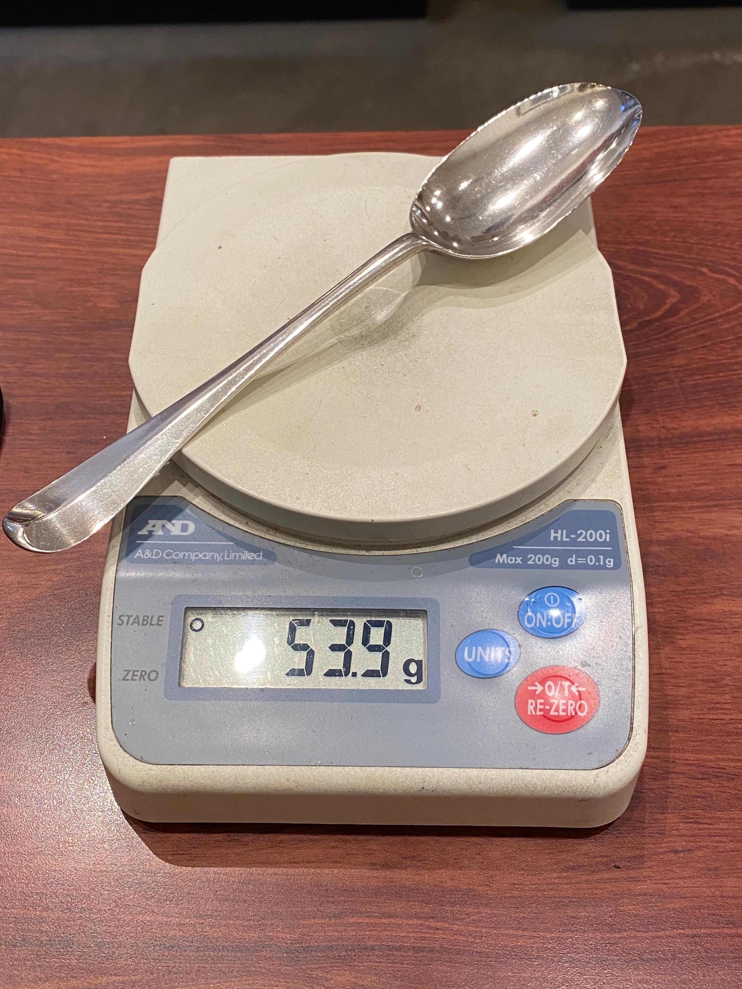 Cuchara de plata de ley con cola de rata, Londres mediados del siglo XVIII. Con matasellos. 53,9 gr. en venta 2