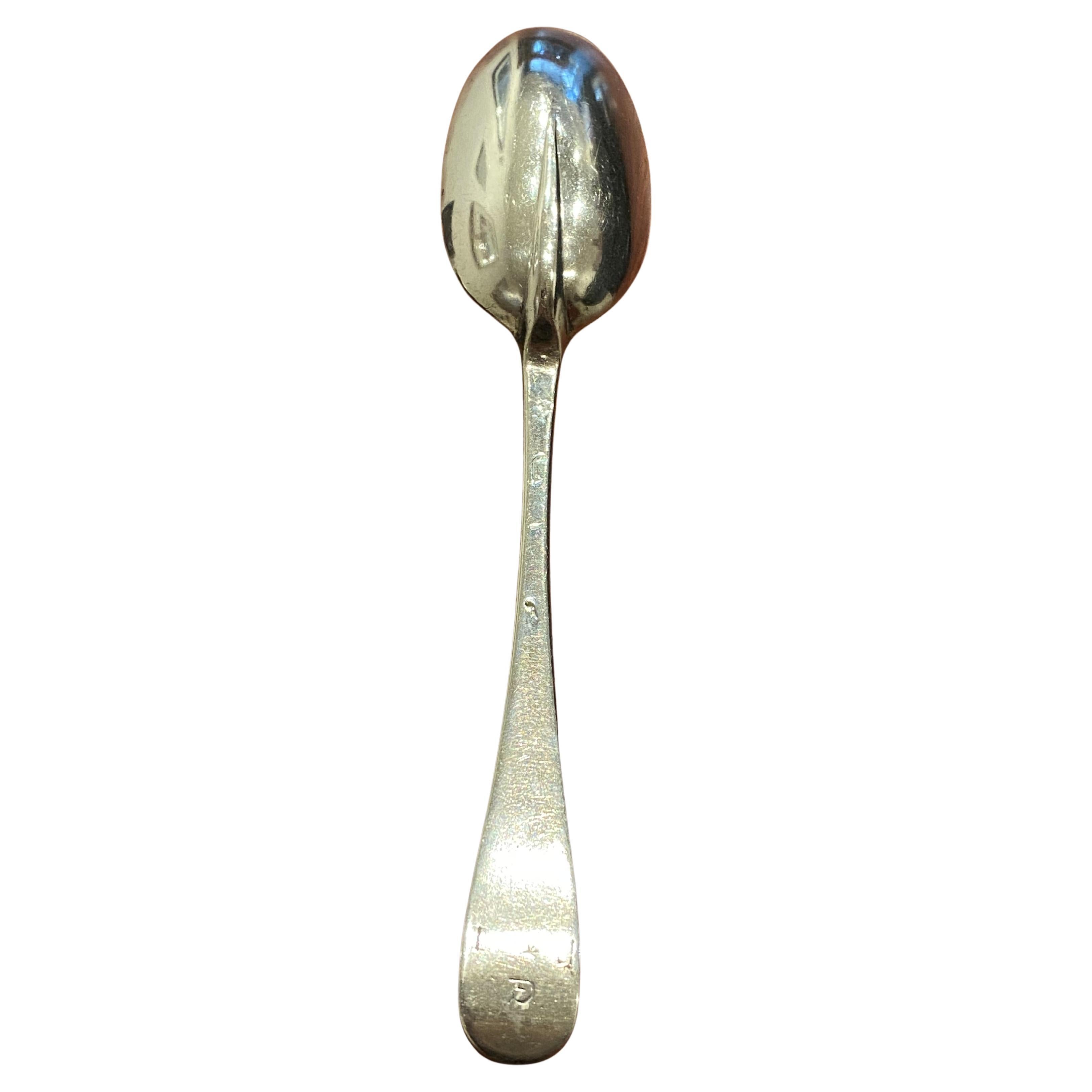 Rat Tail Sterling Silver Spoon, London mid XVIII century. Hallmarked. 53.9gr.