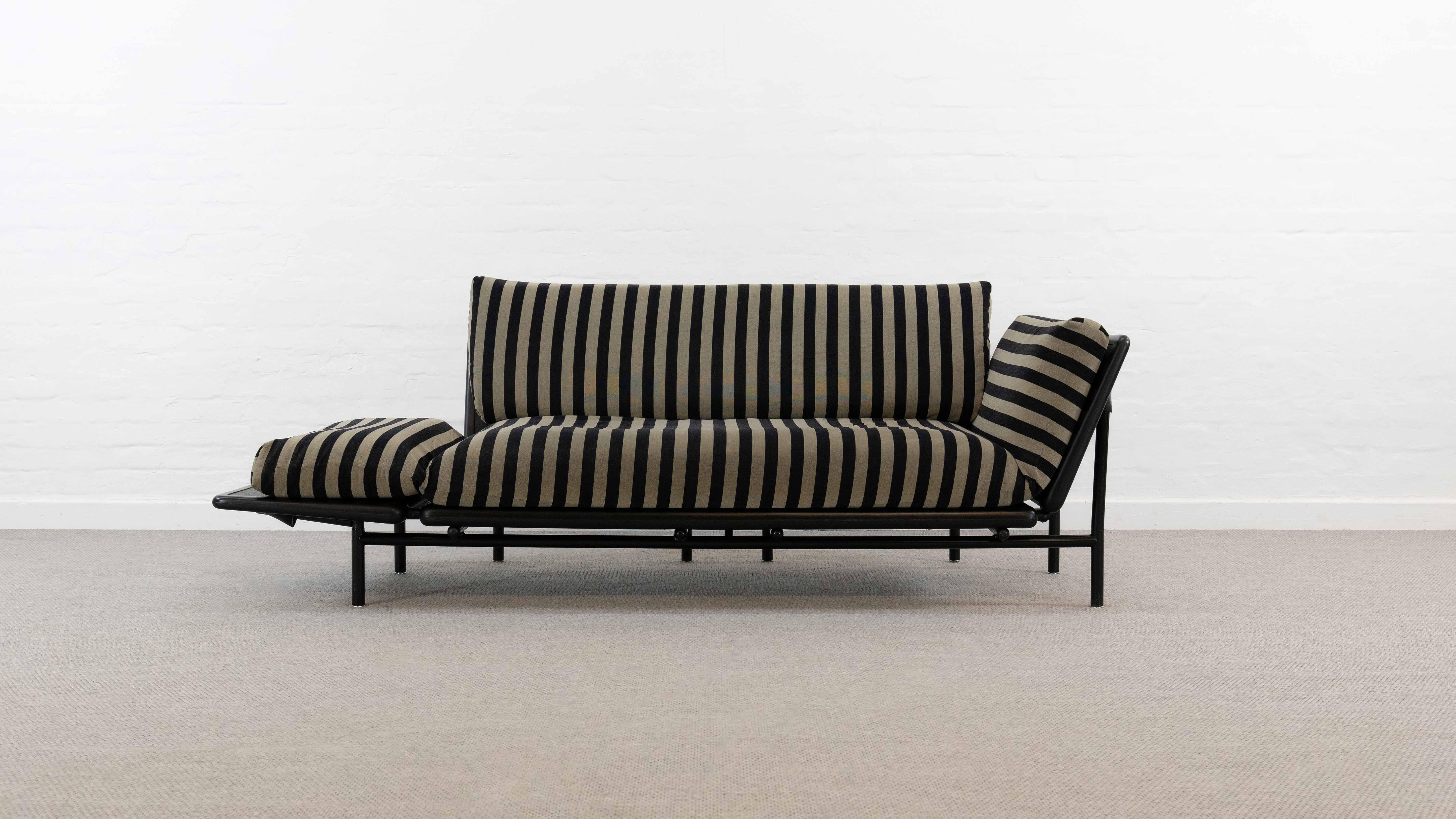 Post-Modern RATAPLAN SOFA - DAYBED BY ROBERTO TAPINASSI FOR DEMA, ITALY 80s For Sale