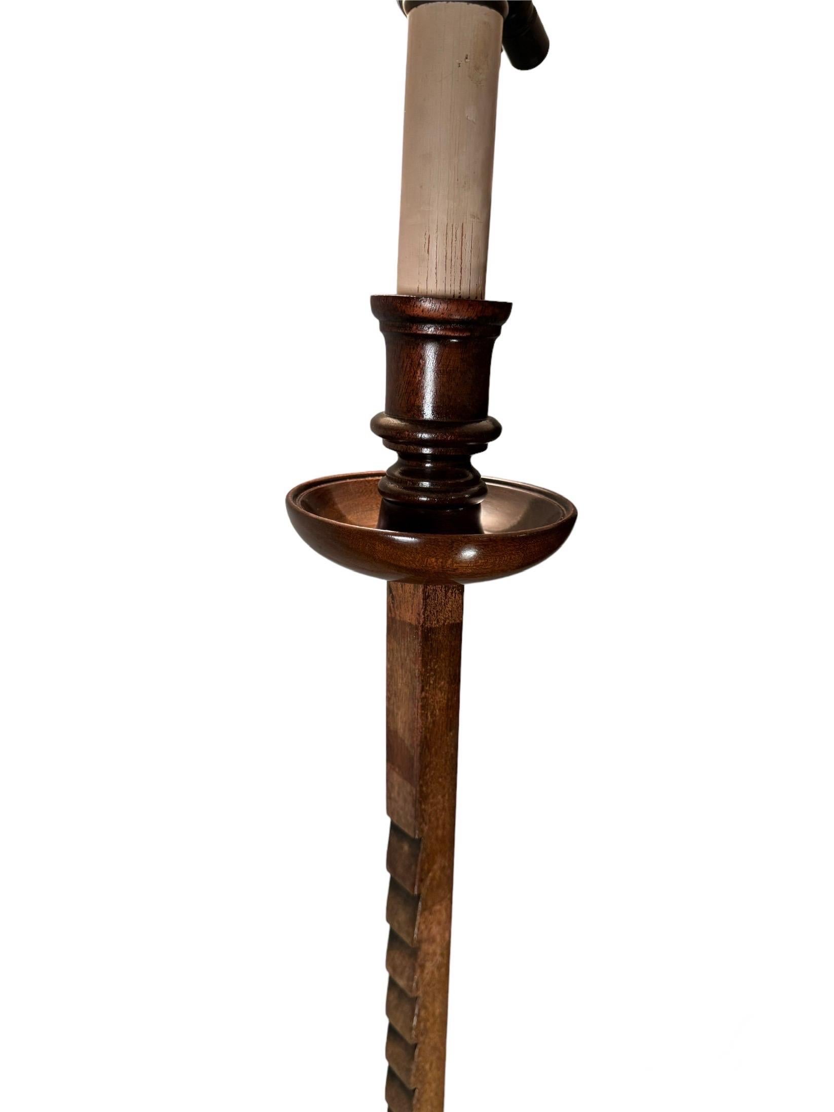 Ratcheting adjustable floor lamp 5