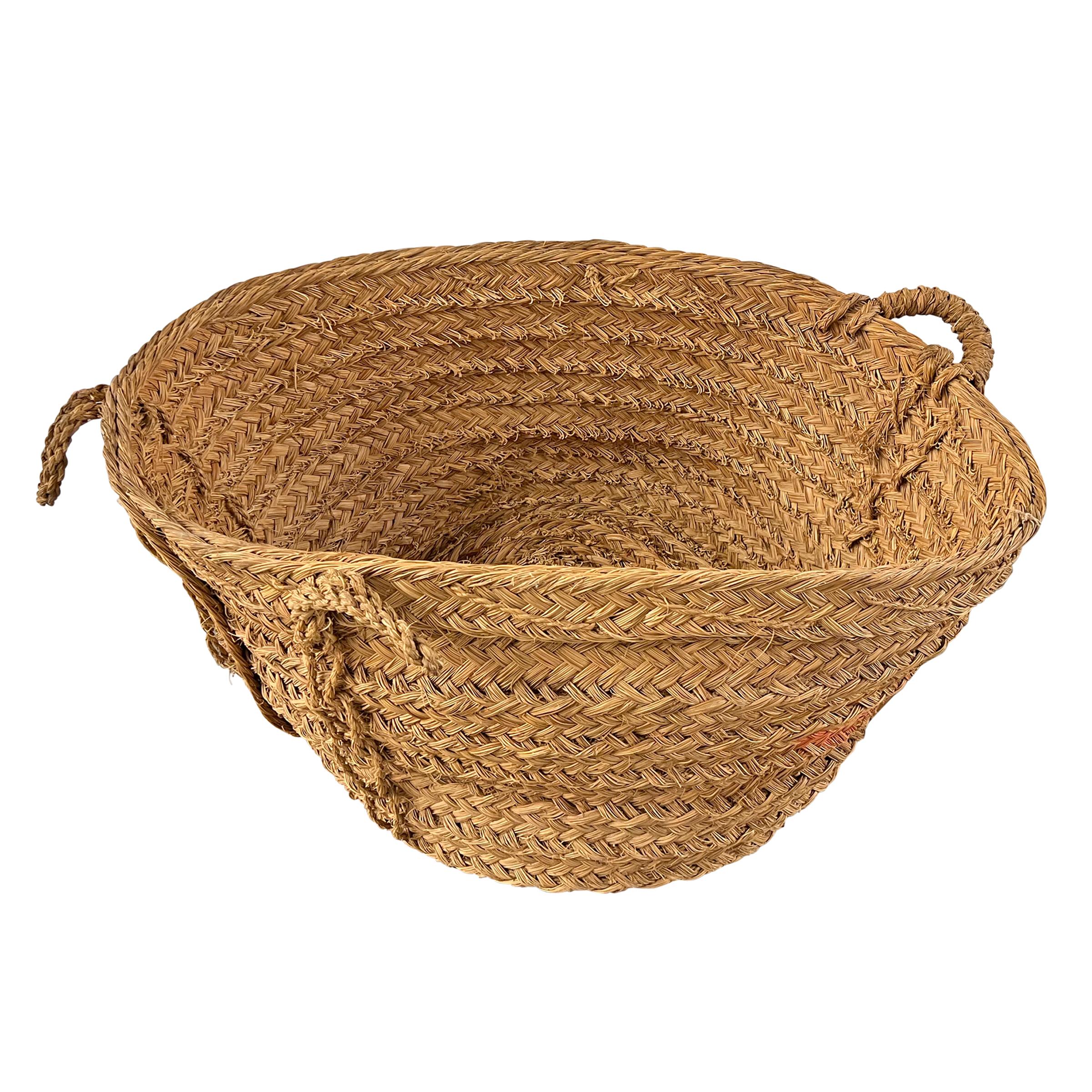 console basket with lid