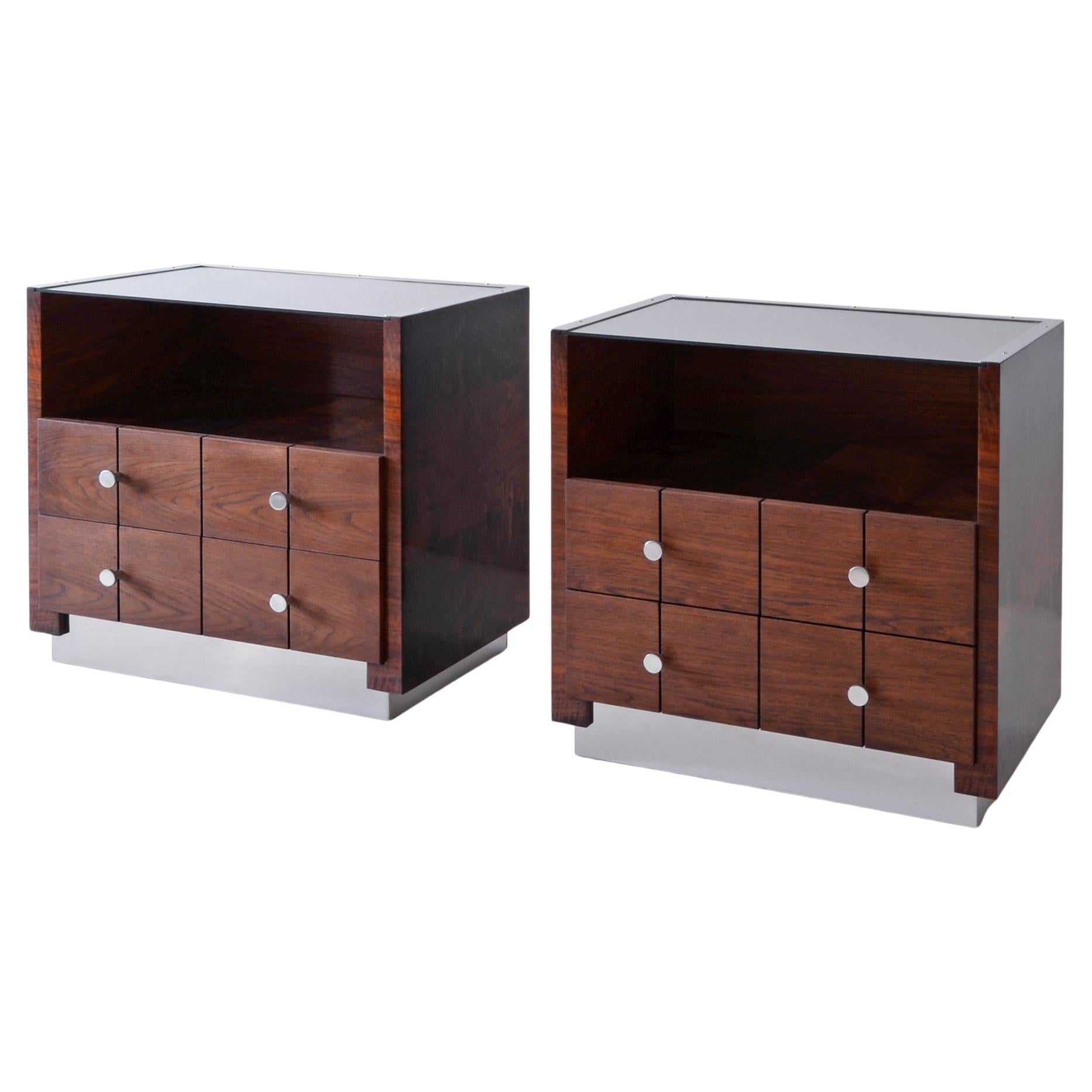 Meubles de chevet rationalistes, acier chromé, placage de noyer et de chêne, c.1930