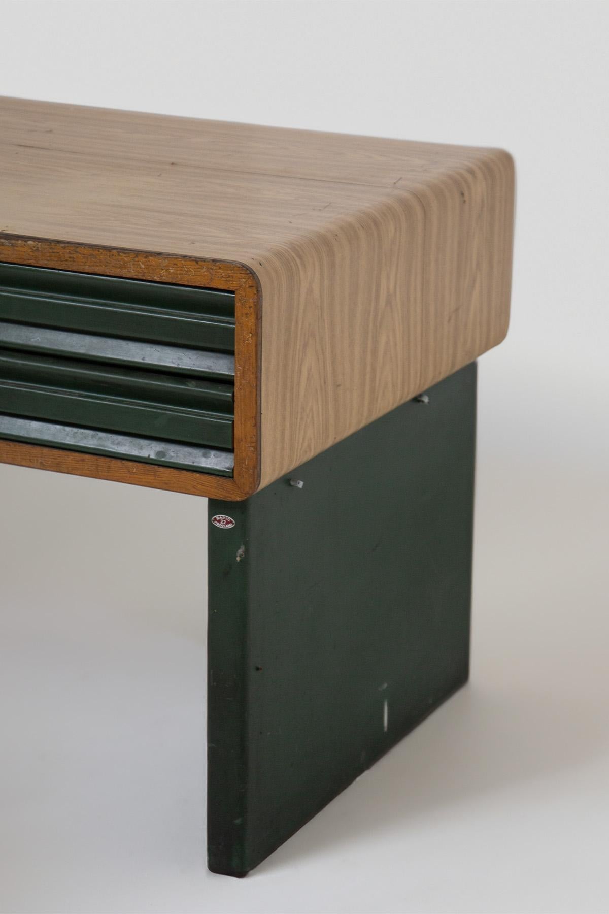 This extraordinary desk from the 1930s, part of the prestigious collection of Maurizio Marzadori, one of Italy’s most prominent collectors of Rationalist design, is a unique and unrepeatable piece, with a history rooted in the heart of Italian