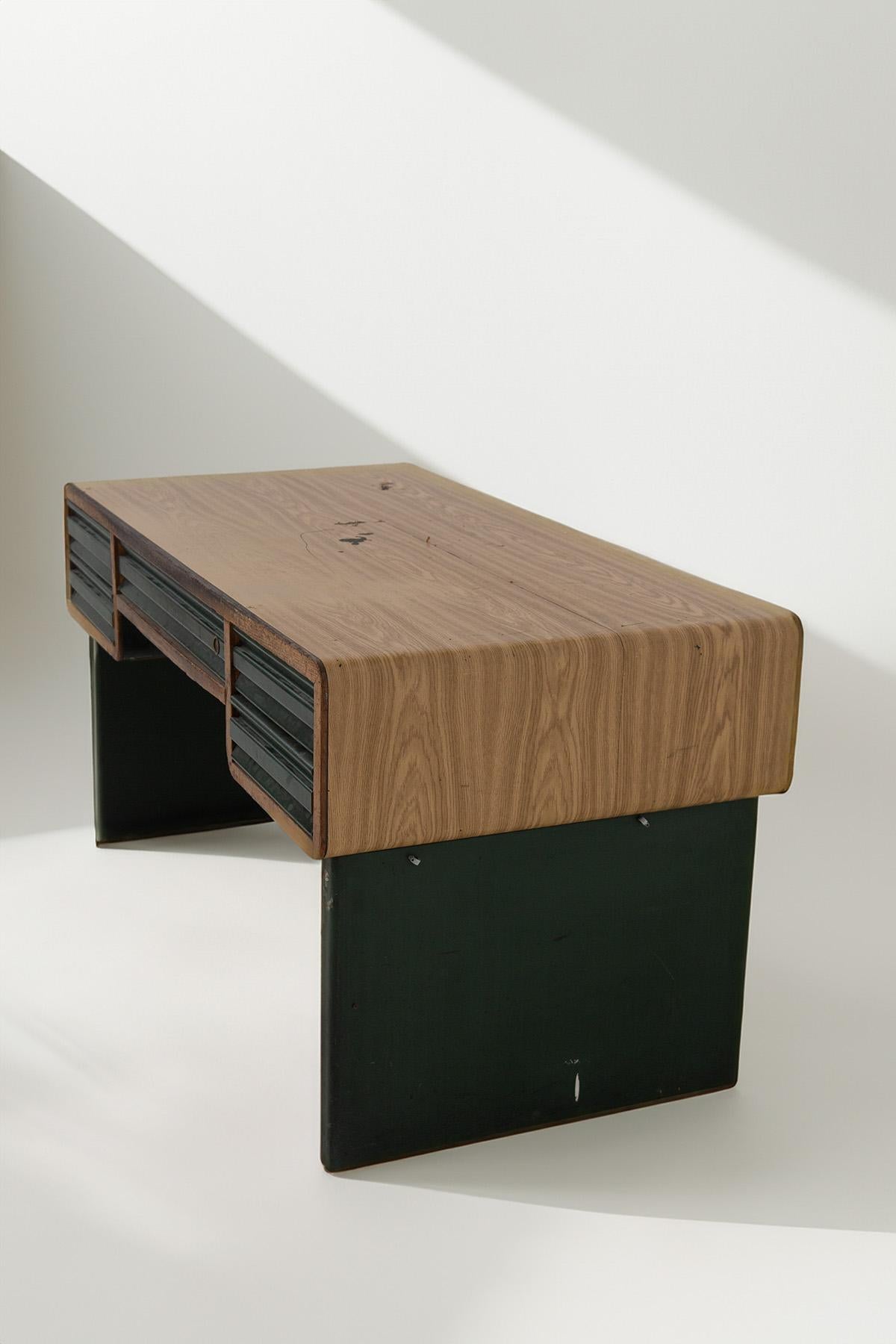 Ferro Bauhaus Desk in wood and iron in vendita