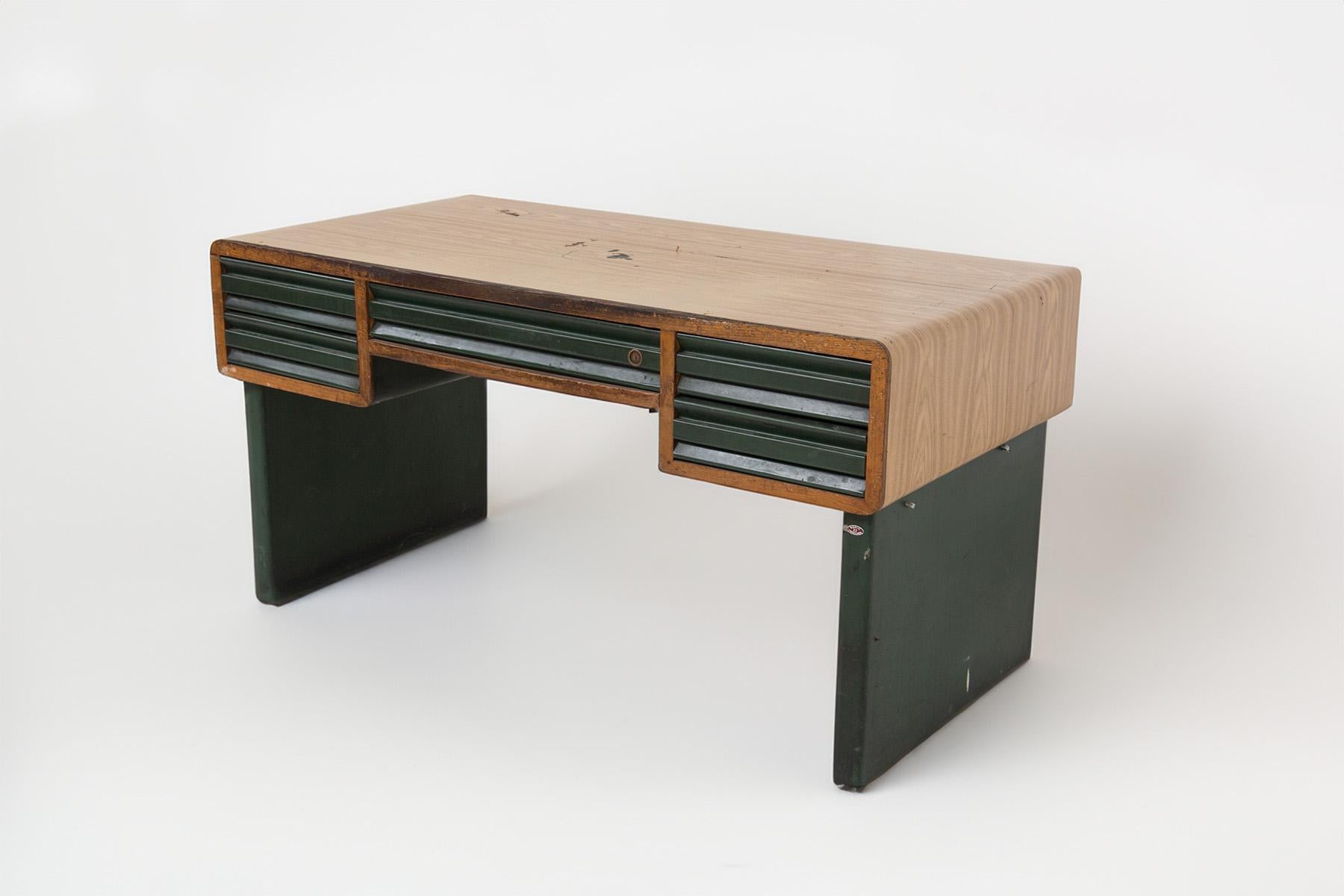 Bauhaus Desk in wood and iron in vendita 3