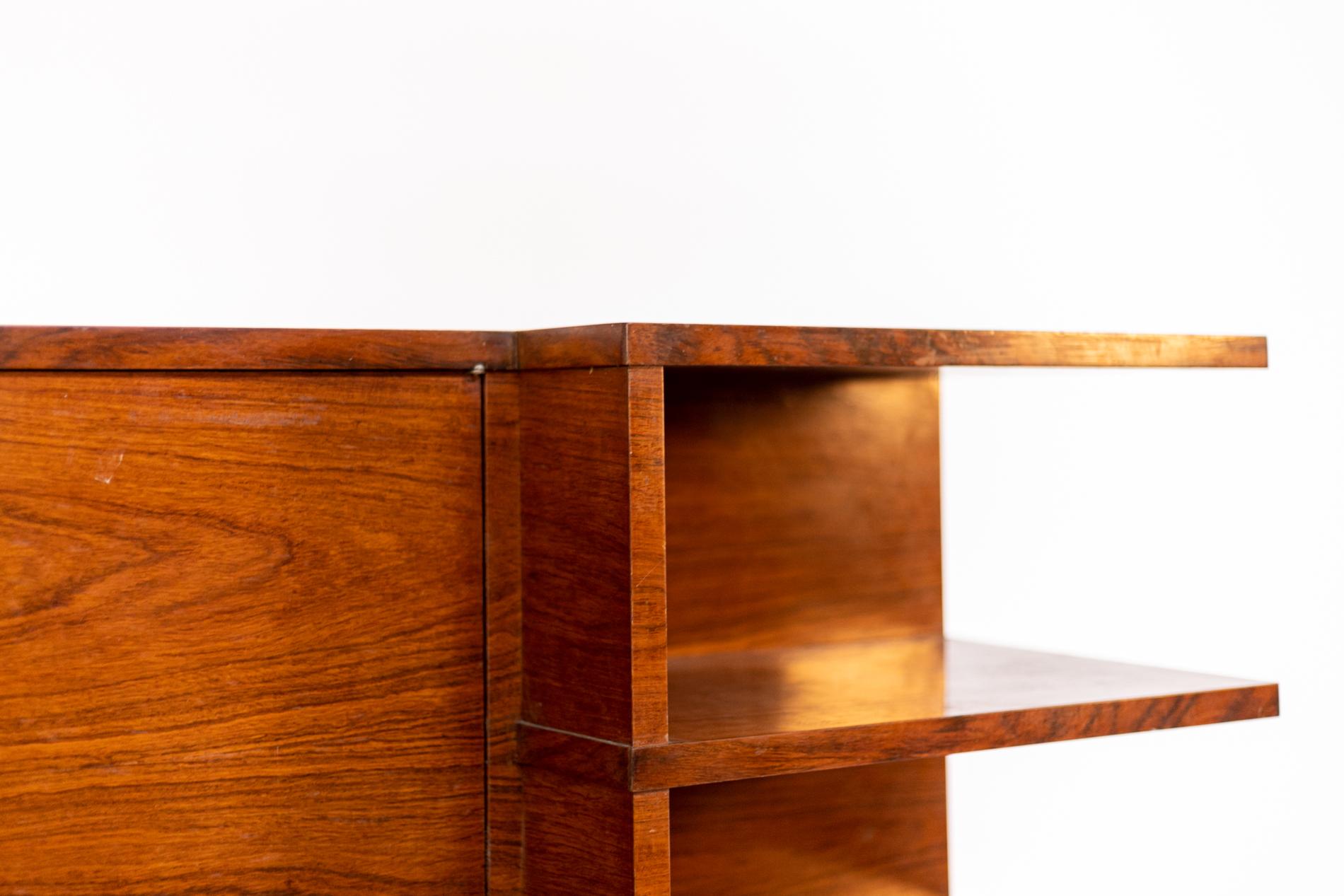 tionalistischer italienischer Wohnzimmerschrank aus Holz und Stahl im Angebot 9