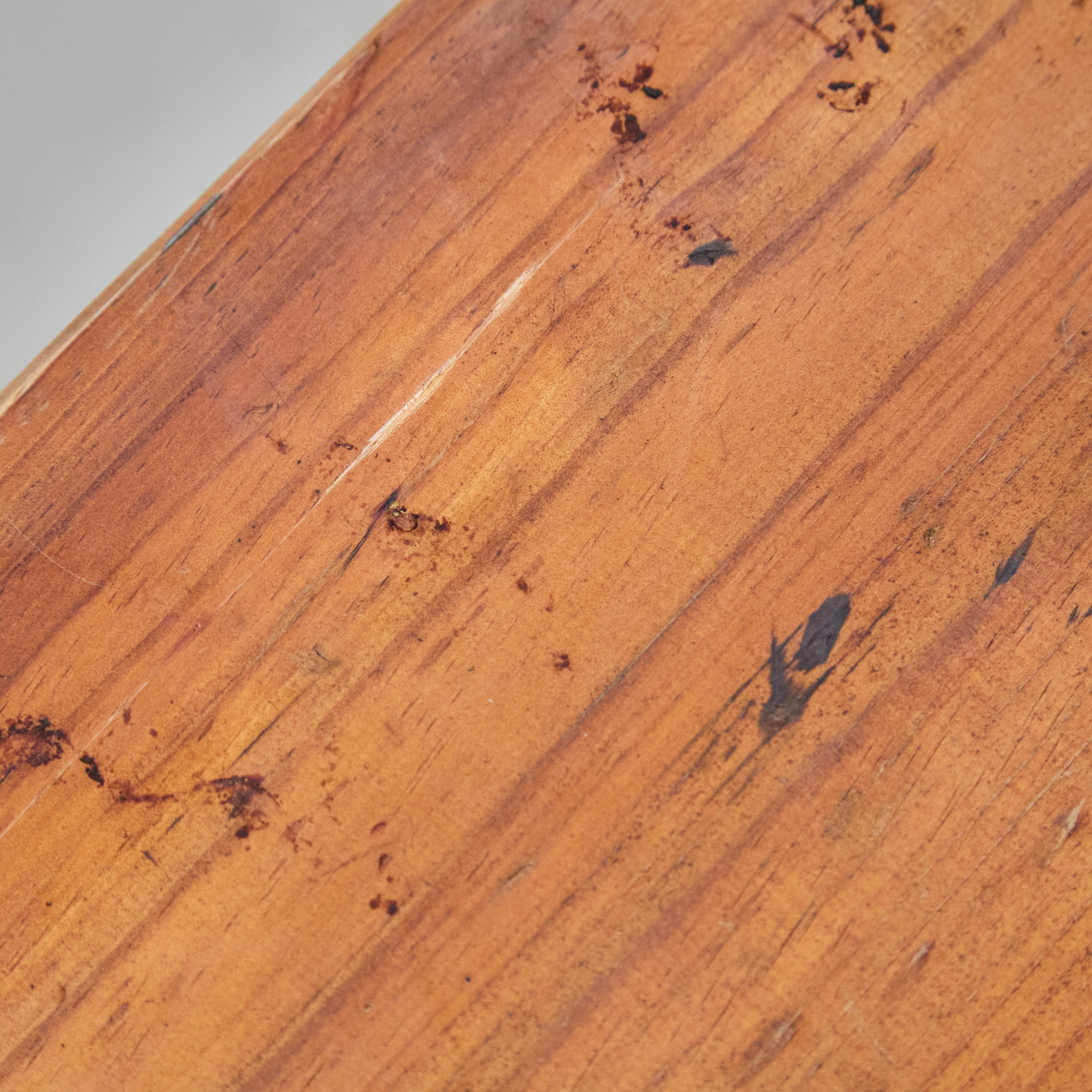 Banco de madera francés racionalista moderno de mediados de siglo, hacia 1960 en venta 2